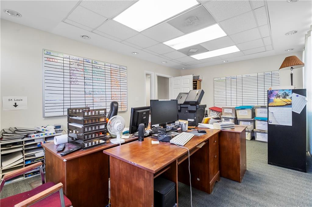 1119-1125 Merriam Lane