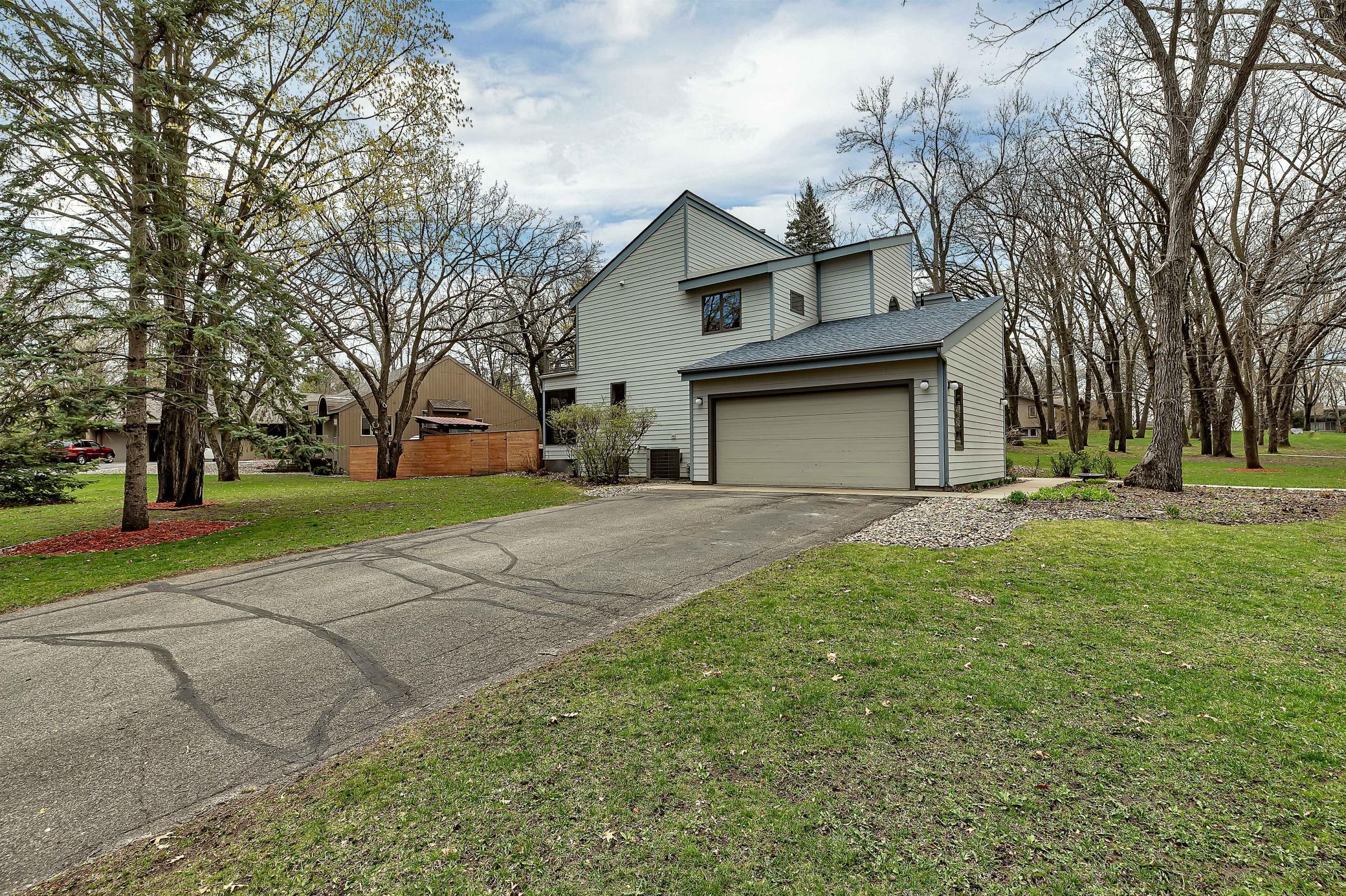 2022 Hillcrest Drive