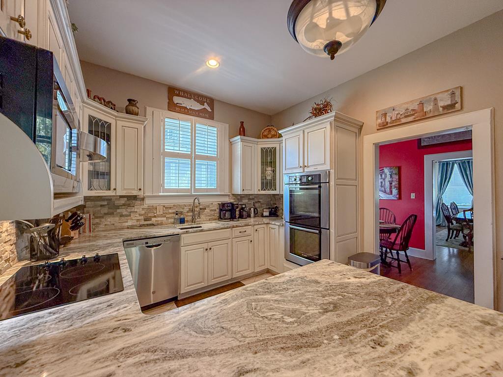 212 Bay Ave 9A