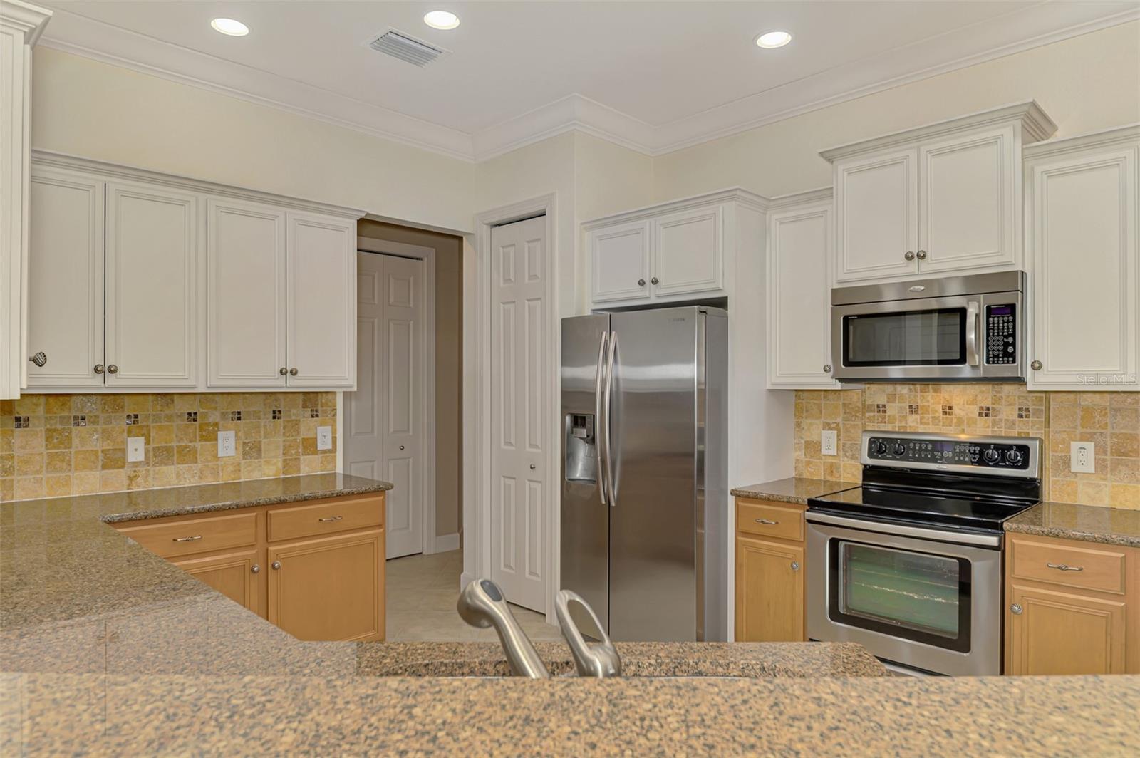 13096 Creekside Lane