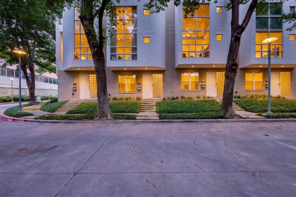 Beautiful 3-story townhome ideally located in Dallas with easy access to shopping, dining, entertainment, and major highways. This modern home offers a spacious open-concept layout, abundant natural light, and thoughtfully designed living spaces perfect for both everyday living and entertaining.Enjoy the convenience of nearby parks, walking and biking trails, and green spaces that make it easy to enjoy the outdoors while still being close to the city. Located near schools, popular local restaurants, and just minutes from Downtown Dallas, this home offers the perfect combination of urban convenience and neighborhood charm.Whether you are looking for a low-maintenance lifestyle or a centrally located home with nearby amenities, this townhome delivers comfort, style, and accessibility in one of Dallas’ most desirable areas.