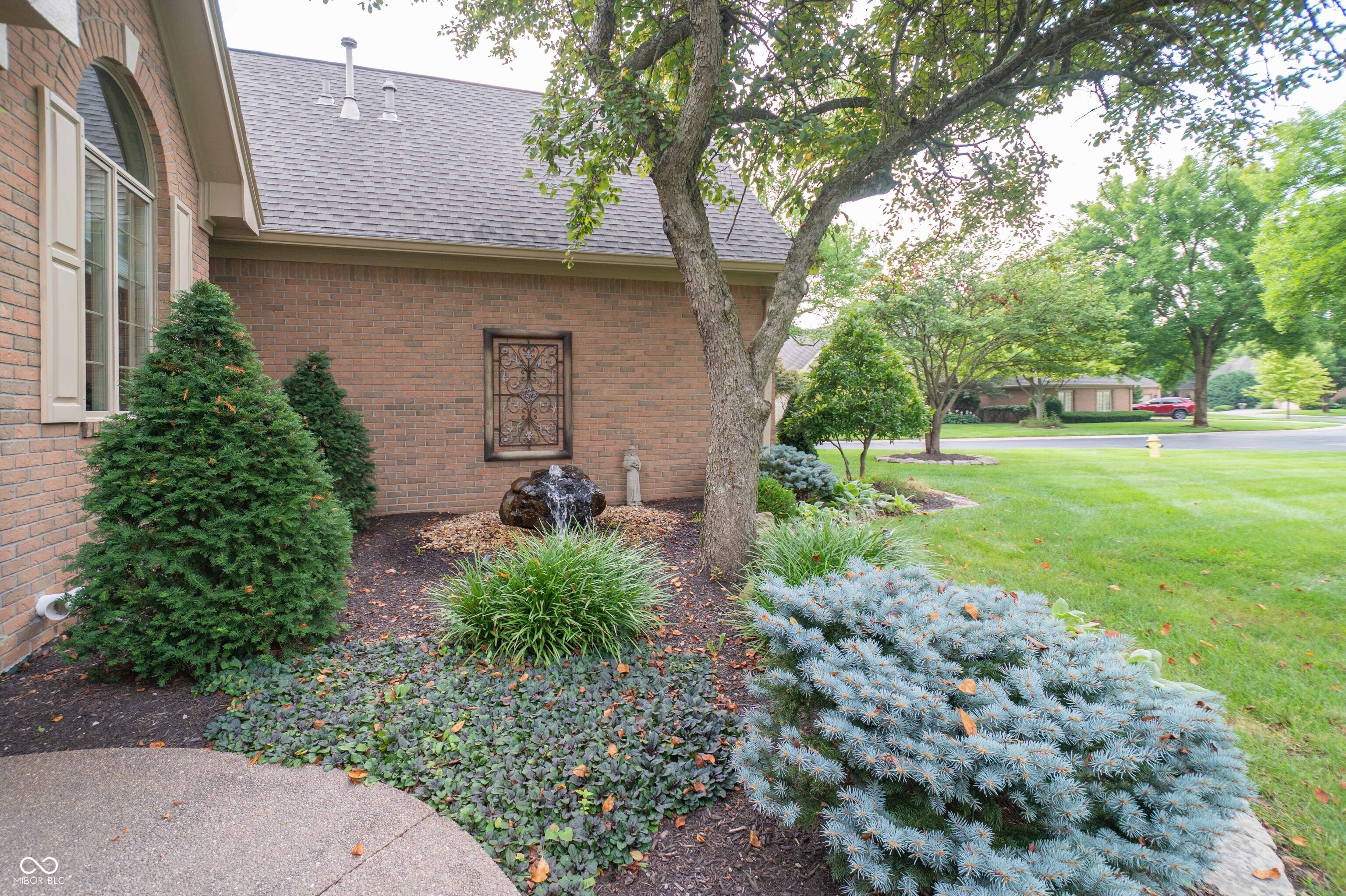 1851 Broadleaf Court