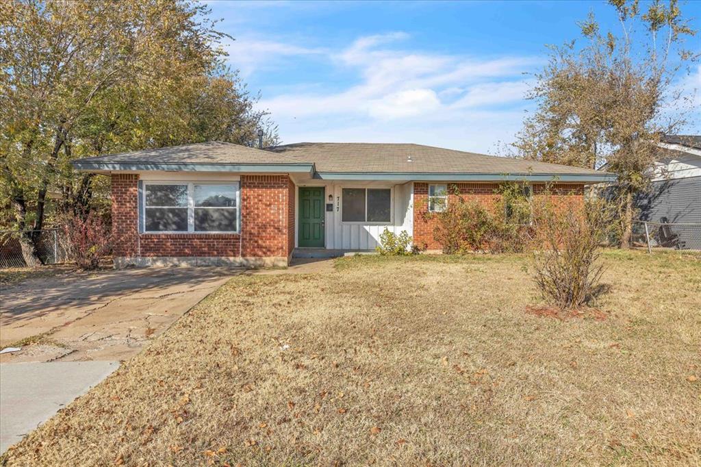 Affordable home in a great location! Close to all the great things along Lincoln Blvd like the new Homeland and easy highway access. Schedule your private showingtoday!