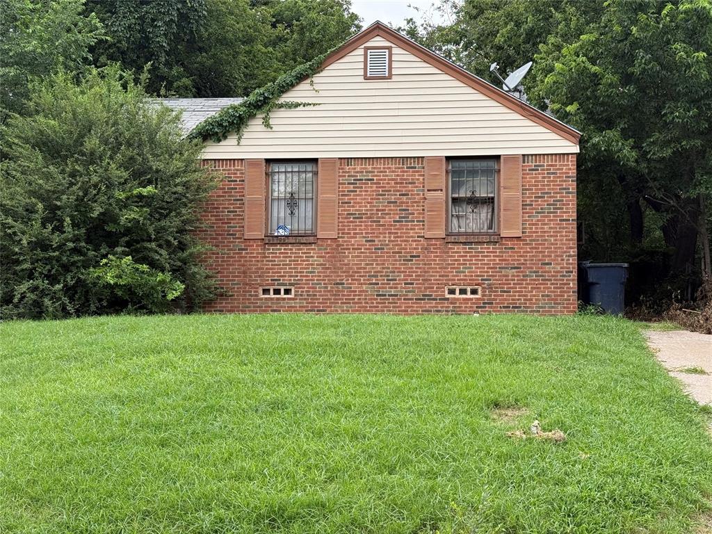 Unlock value in this solid 2-bedroom, 1-bath home in Oklahoma City’s Carverdale Historic District. Needs a creative touch and cosmetic rehab — perfect for investors, house flippers, or a buyer looking for an affordable renovation project. This home is For Sale By Owner.