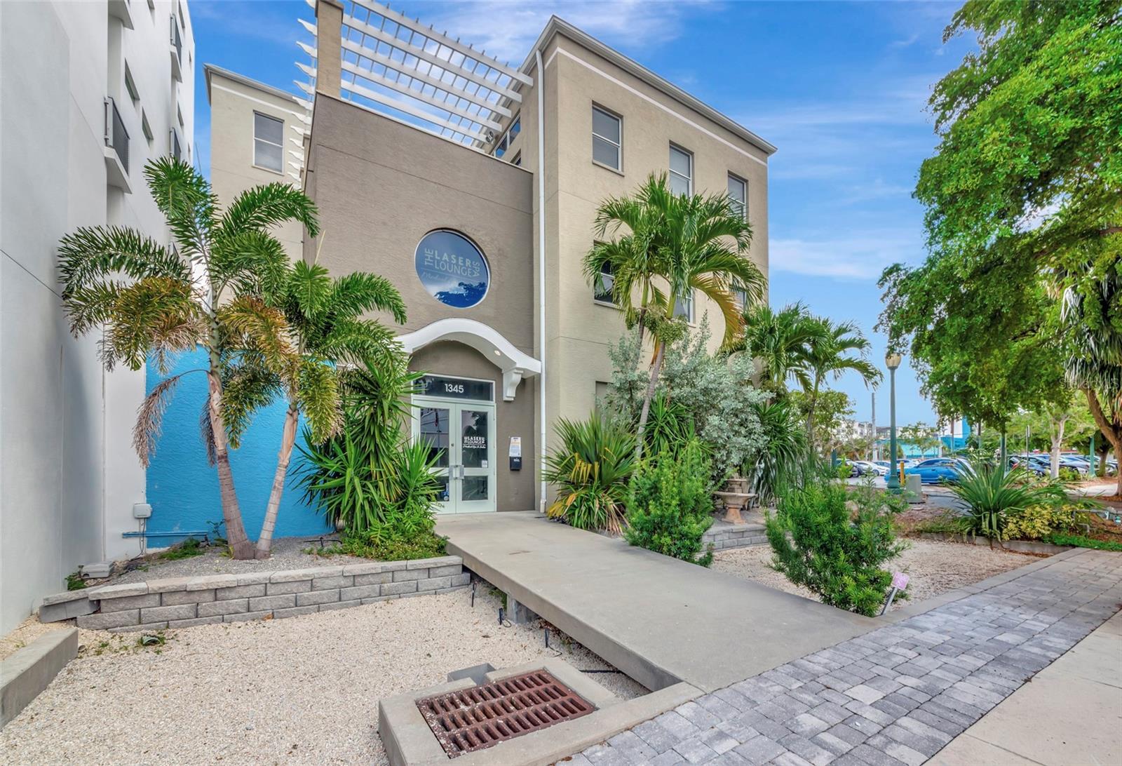 1345 2nd Street, Sarasota, FL