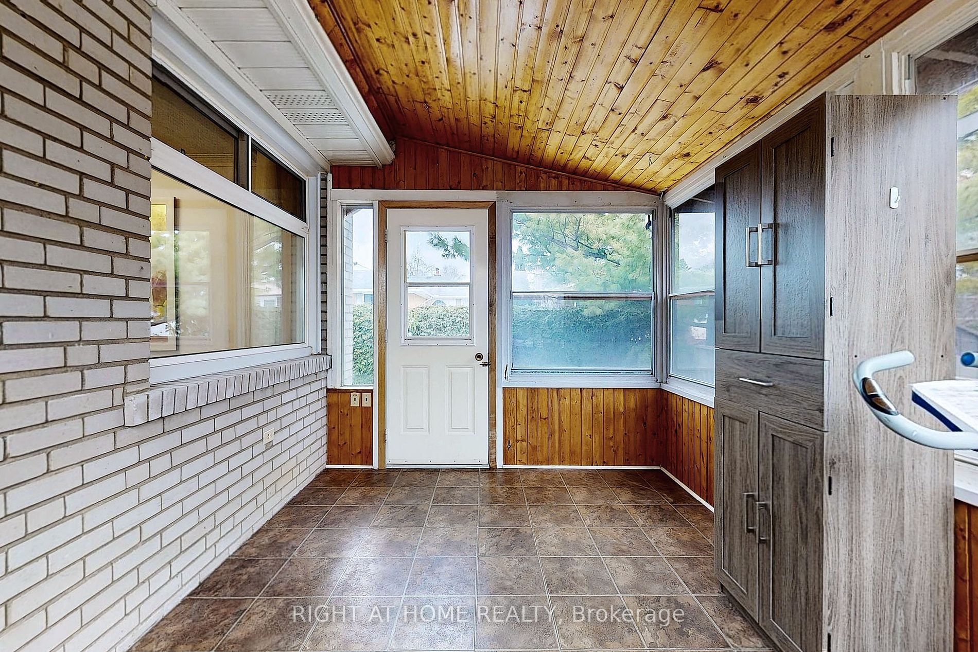 156 Trayborn Dr