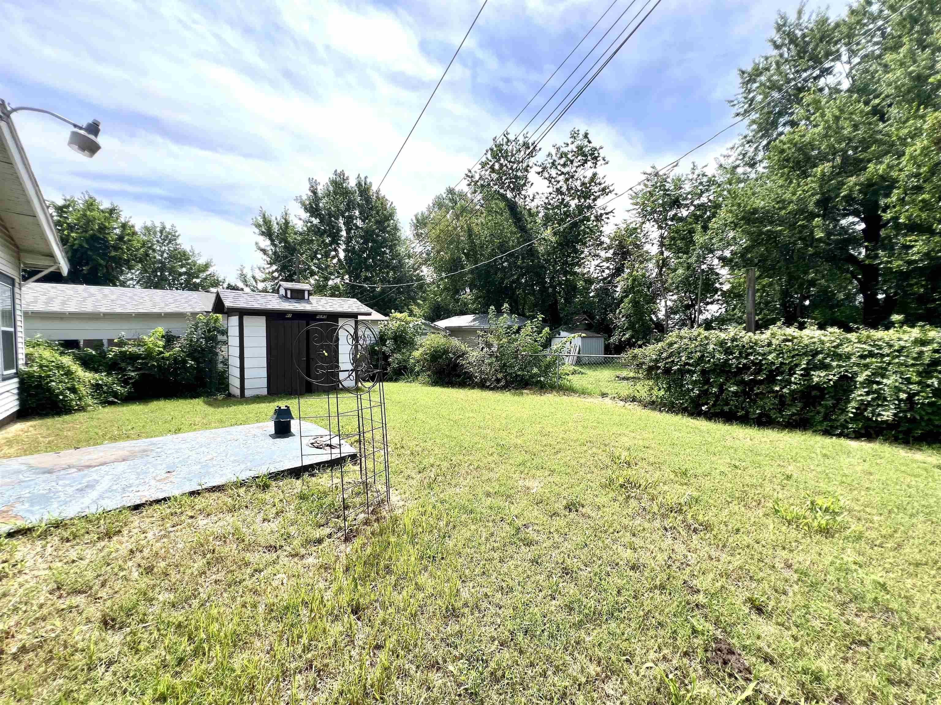 211 W Linden