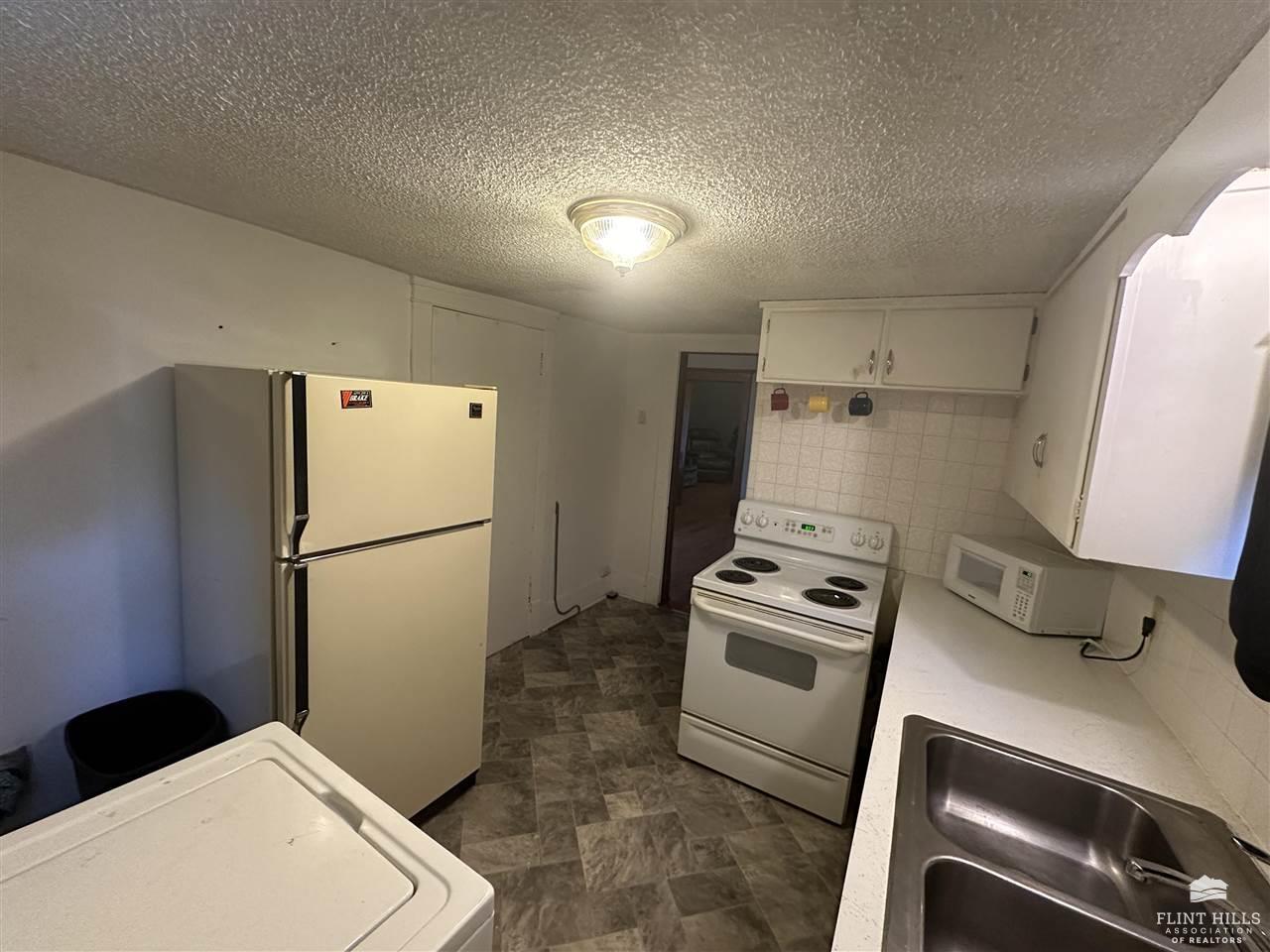 114 W Chestnut Street