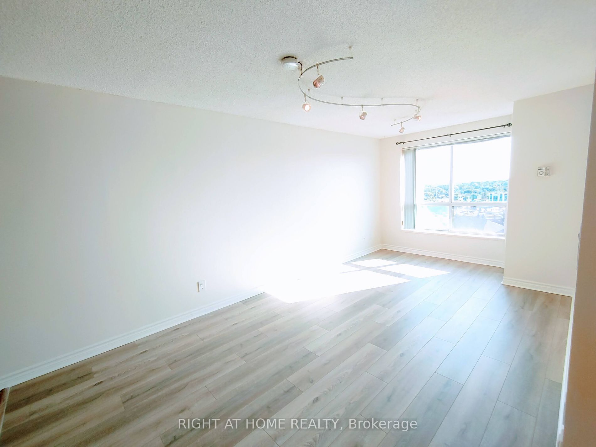 51 Baffin Crt Ph13