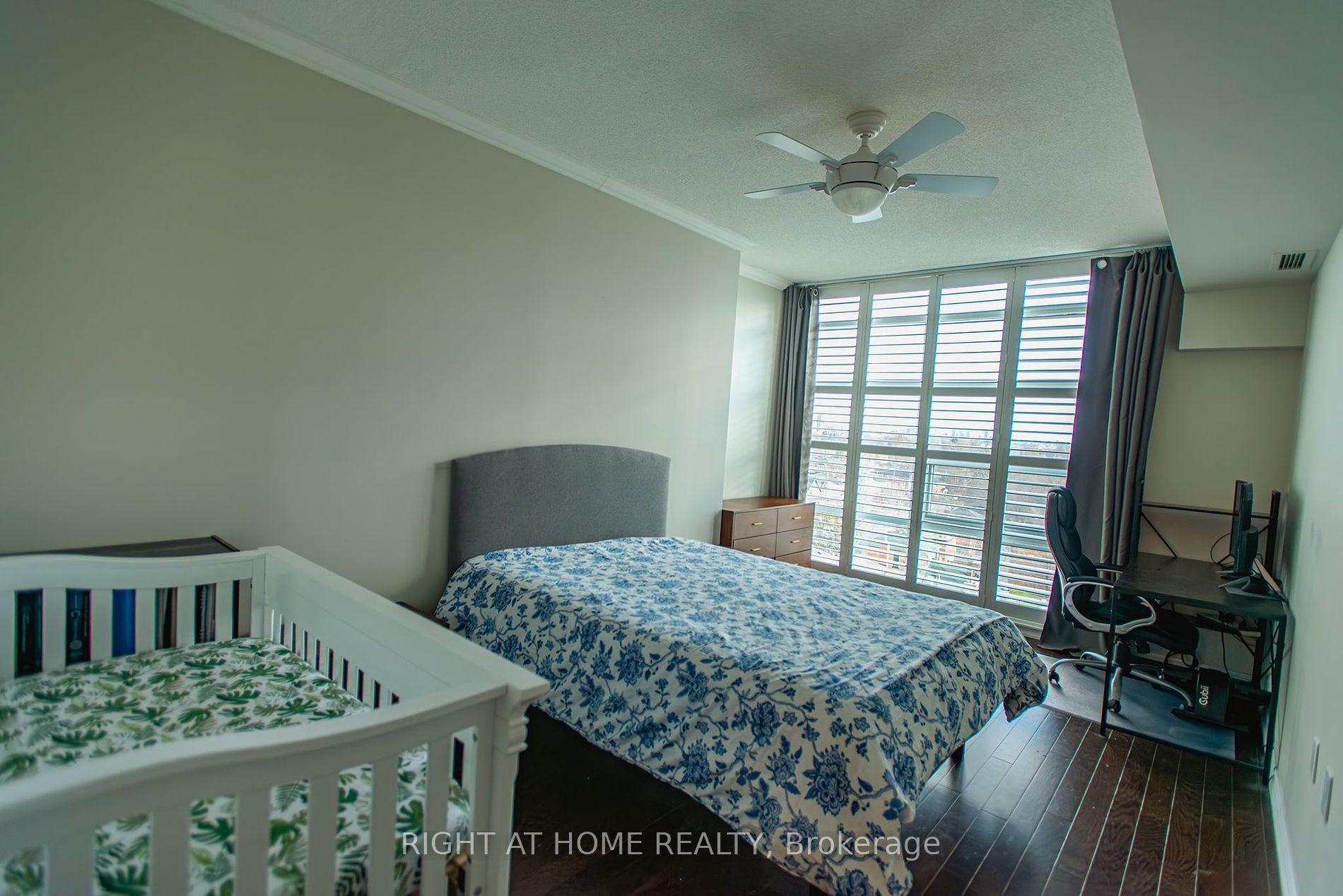 3830 Bathurst St 805