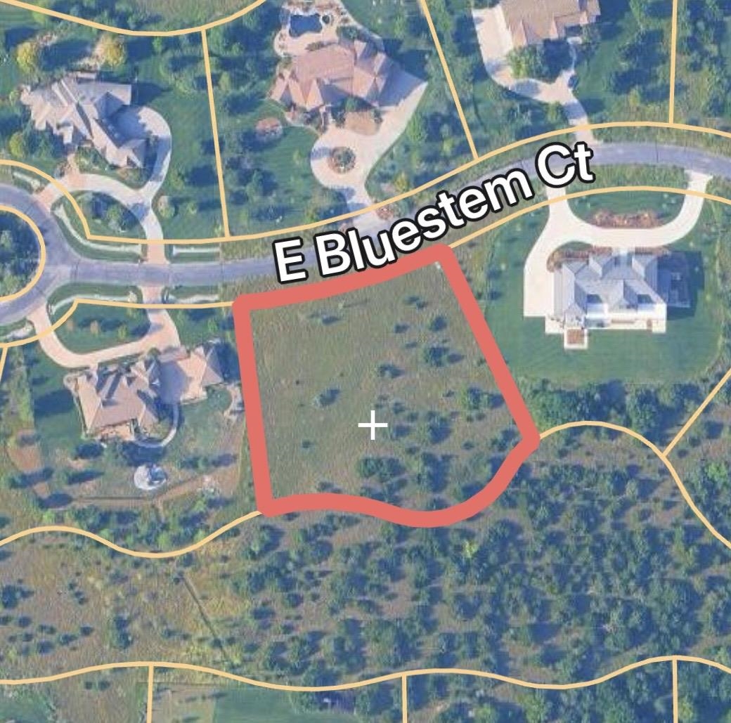 Beautiful 1.5 acre Park Estate home site in the heart of the spectacular Flint Hills National development. Backing to large common area and located on a cul-de-sac full of incredibly beautiful homes. Just a short golf cart ride to the nationally recognized Flint Hills National Golf Club.