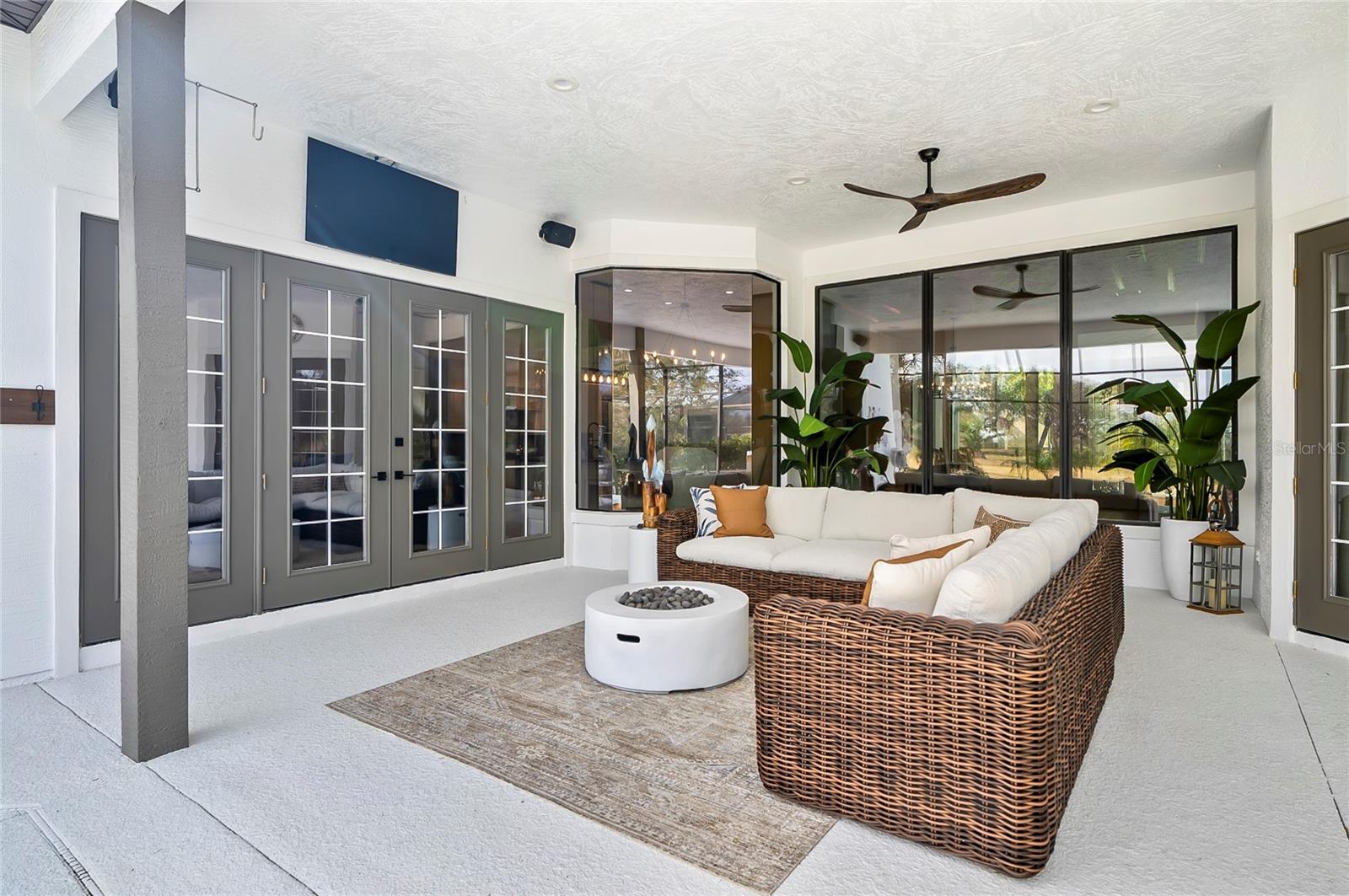 15 S Waterview Drive