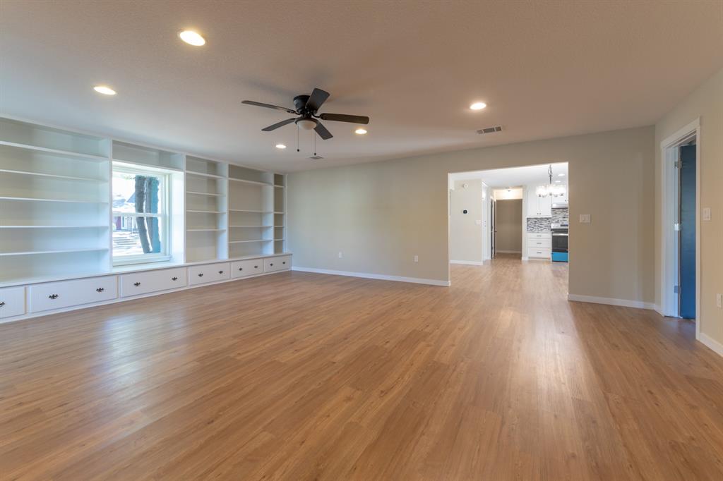 2000 Kerry Drive