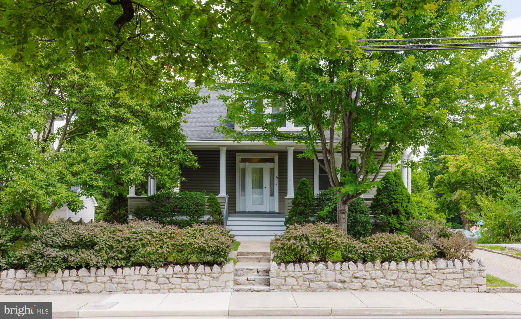 34 Burke Avenue E