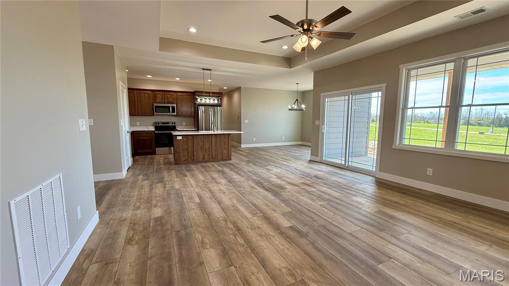 205 E Larkspur Ct