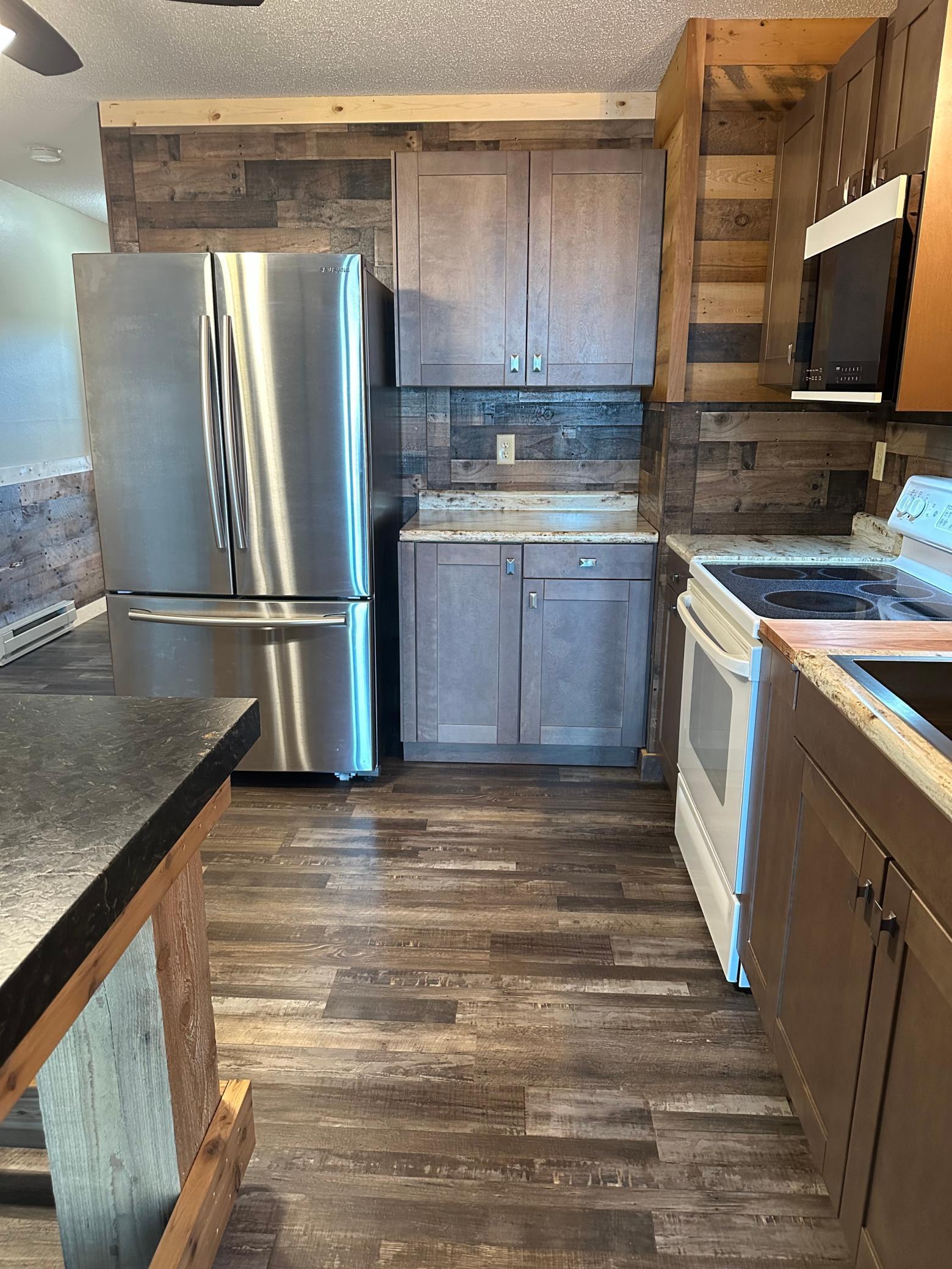 10490 Us Highway 169 106