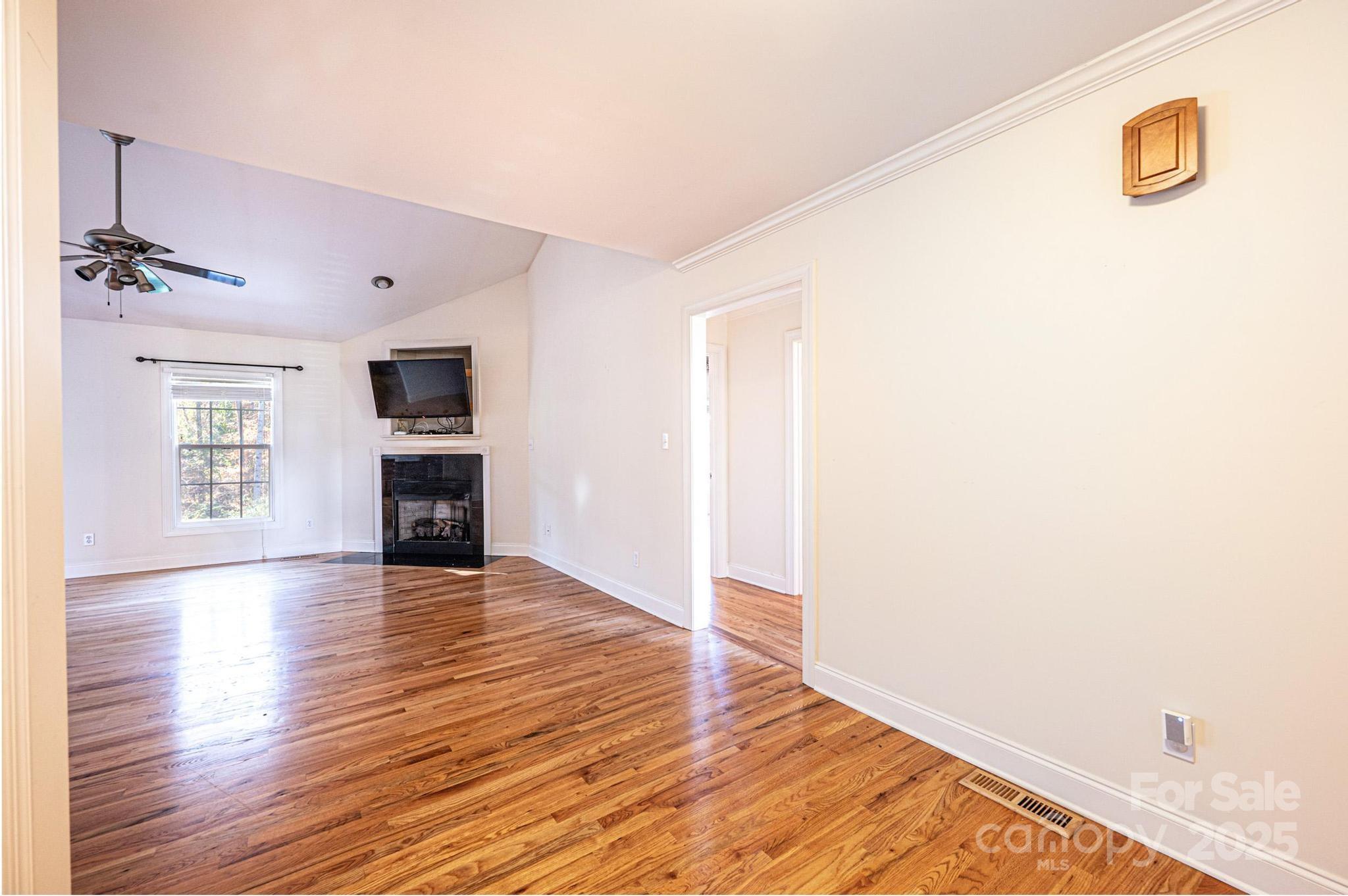 1436 20th Avenue Place NE