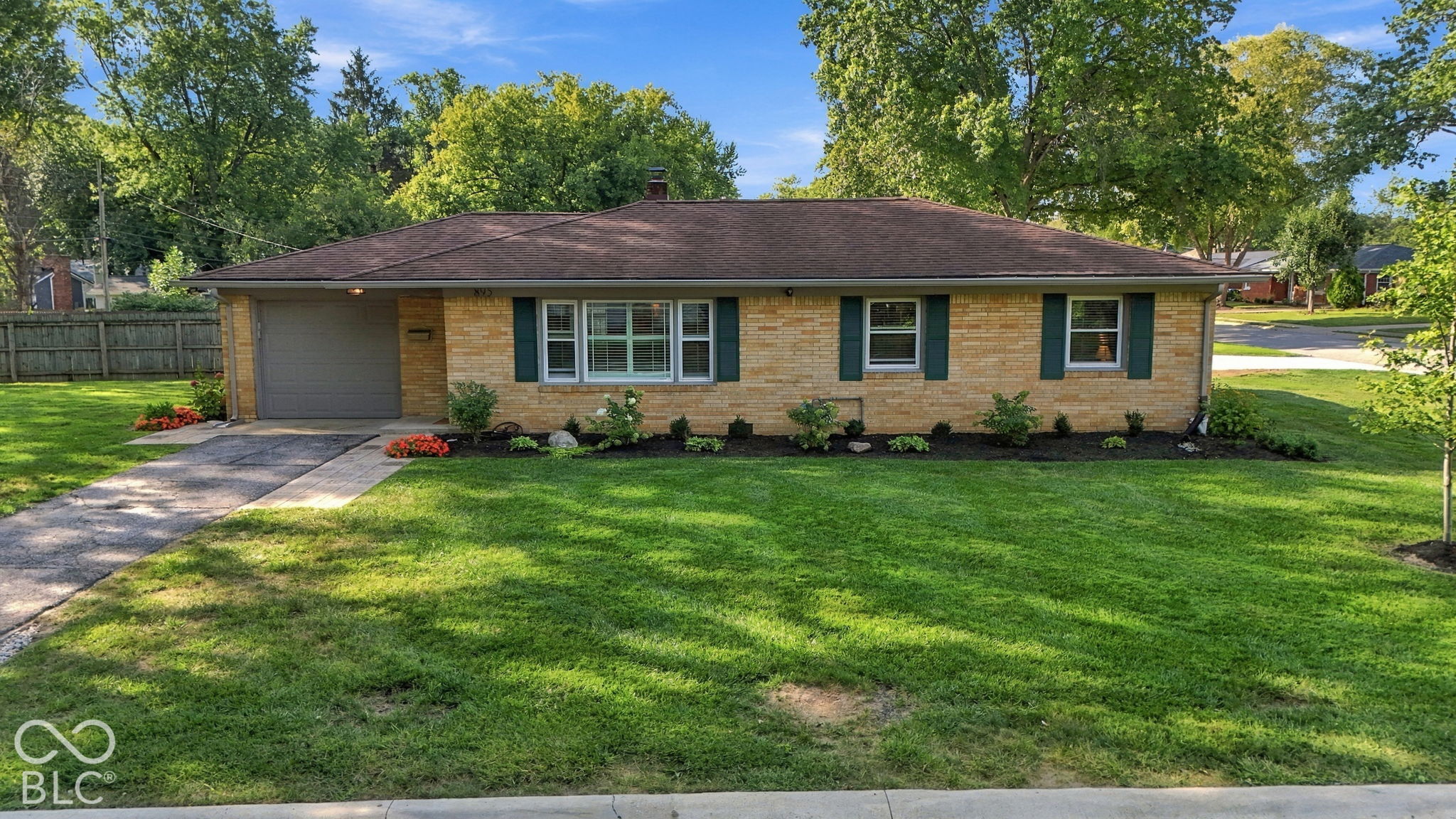 895 W Poplar Street