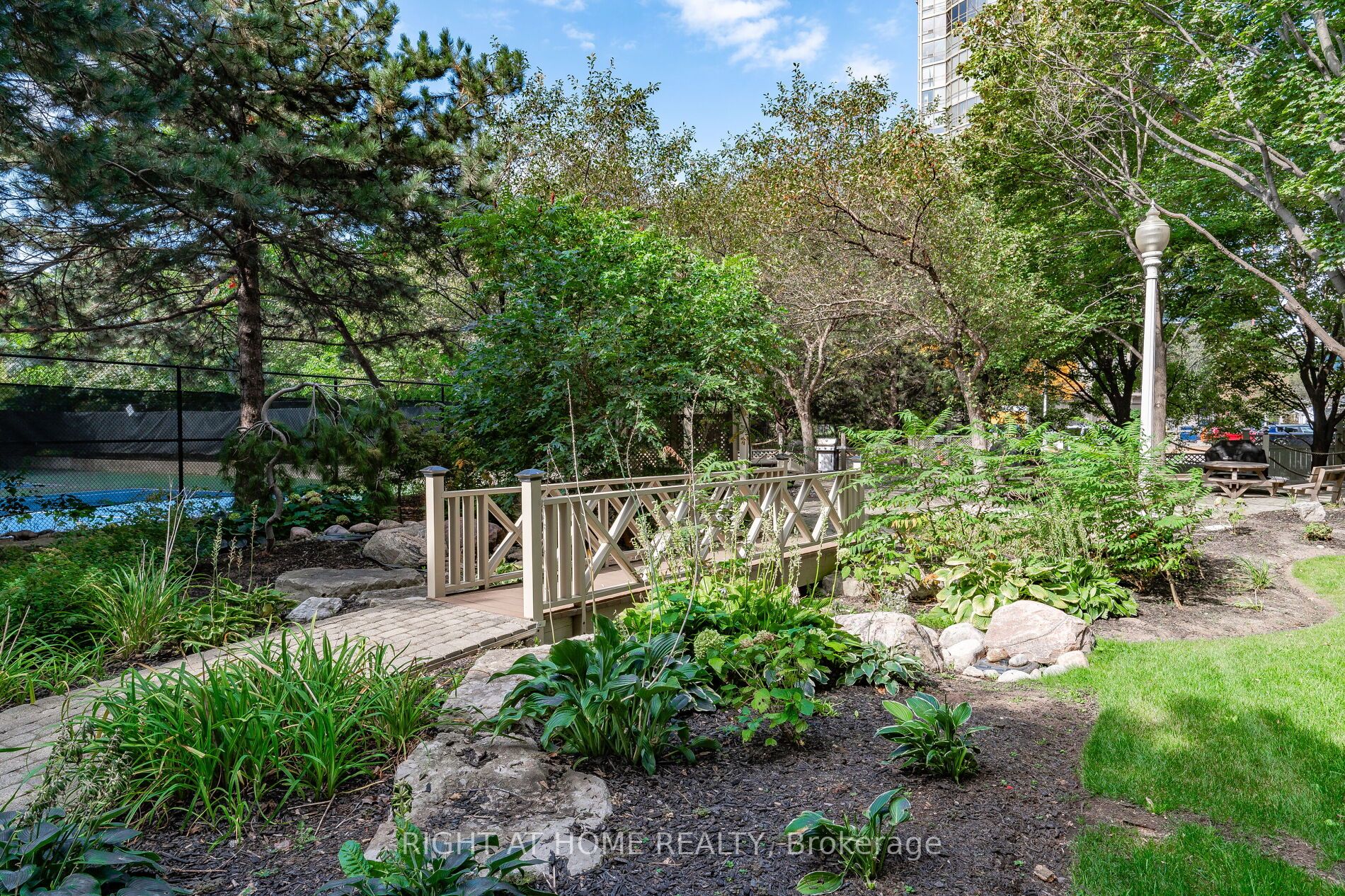 45 Kingsbridge Garden Circ 503