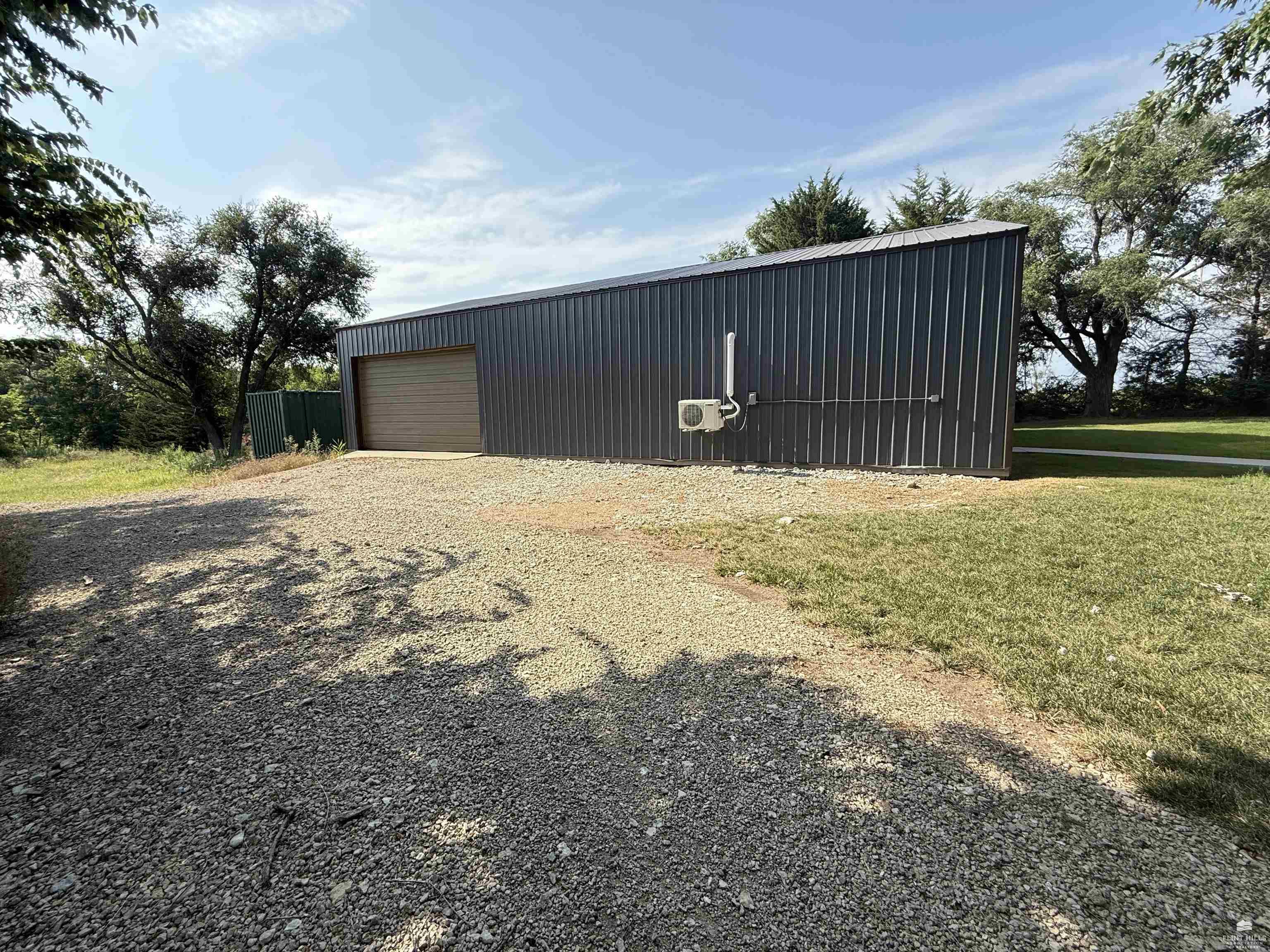 3900 Hwy 16
