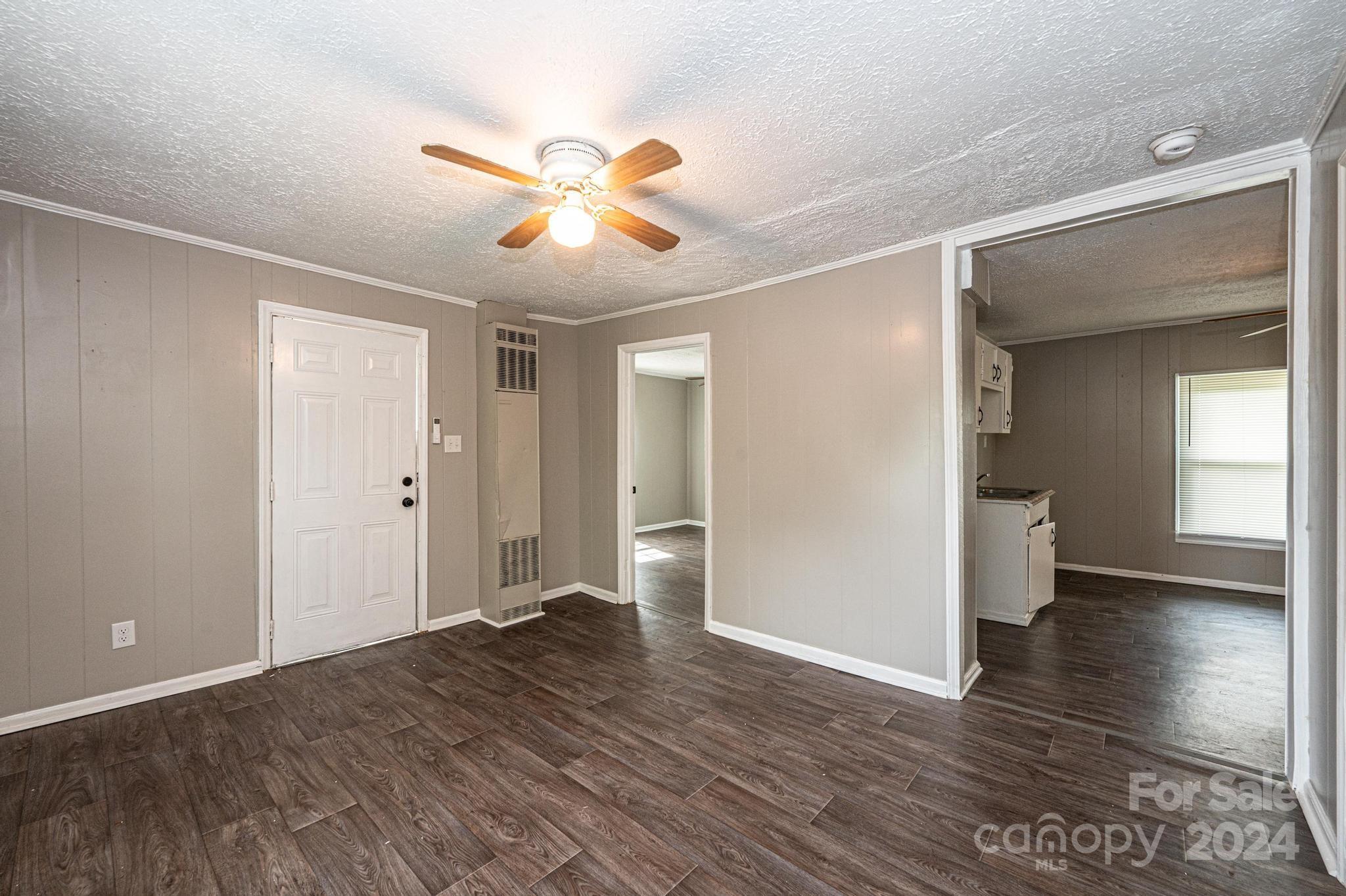 612 Center Street NW