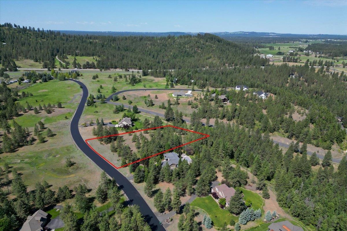 1305 E Wildflower Ln