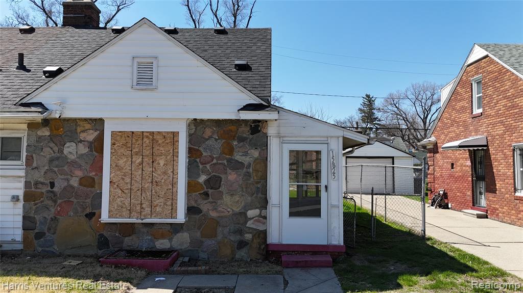 15825 Pinehurst Street