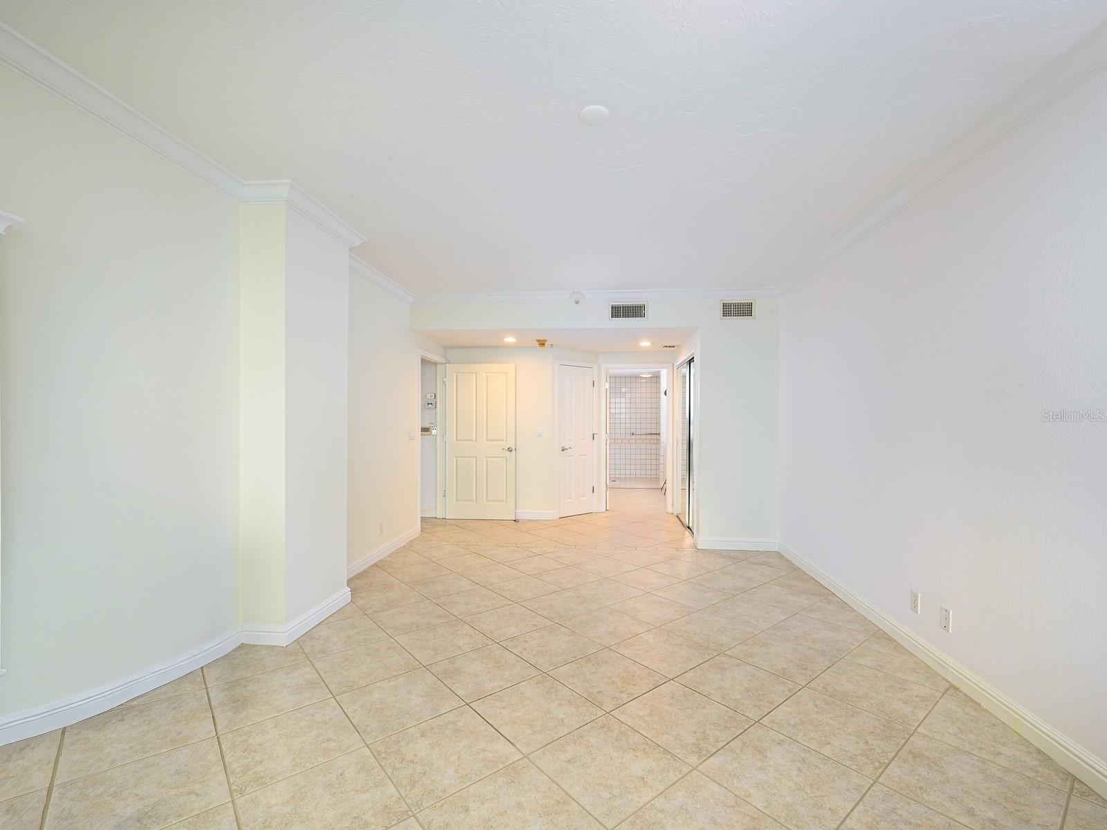 1255 N Gulfstream Avenue 1106
