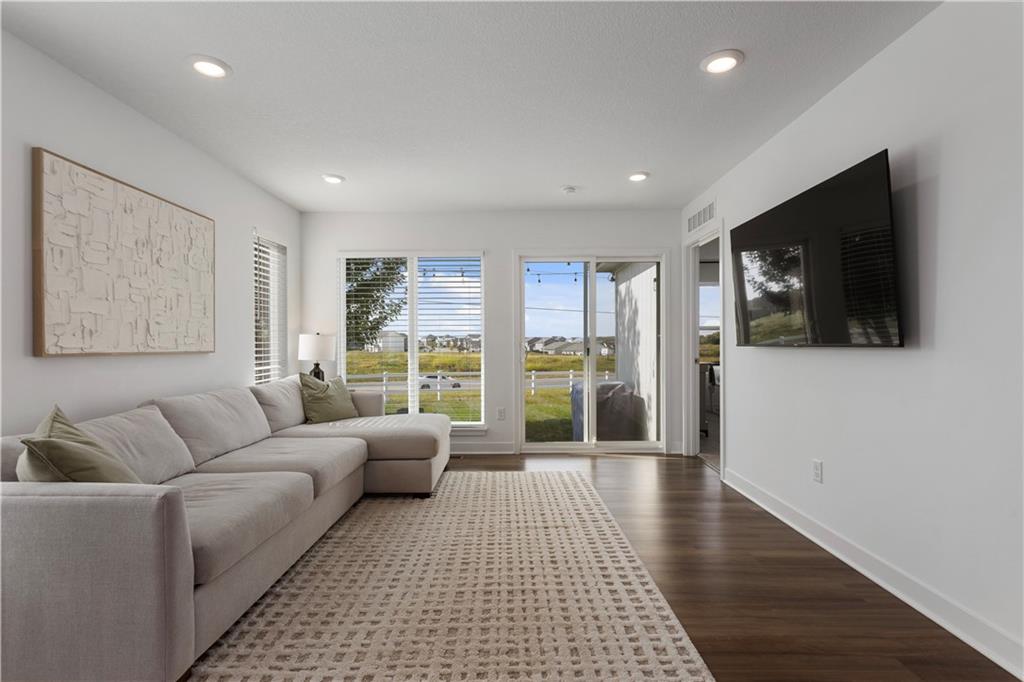 27600 E Red Fox Street