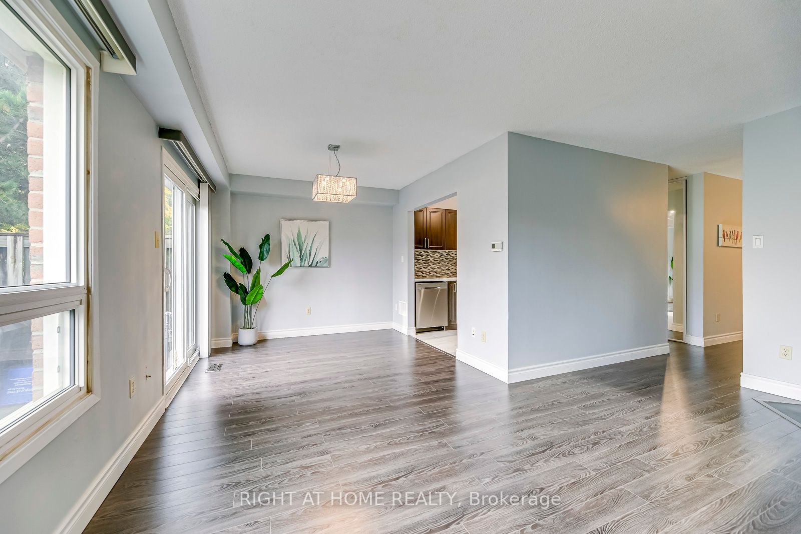 3125 W Fifth Line 76