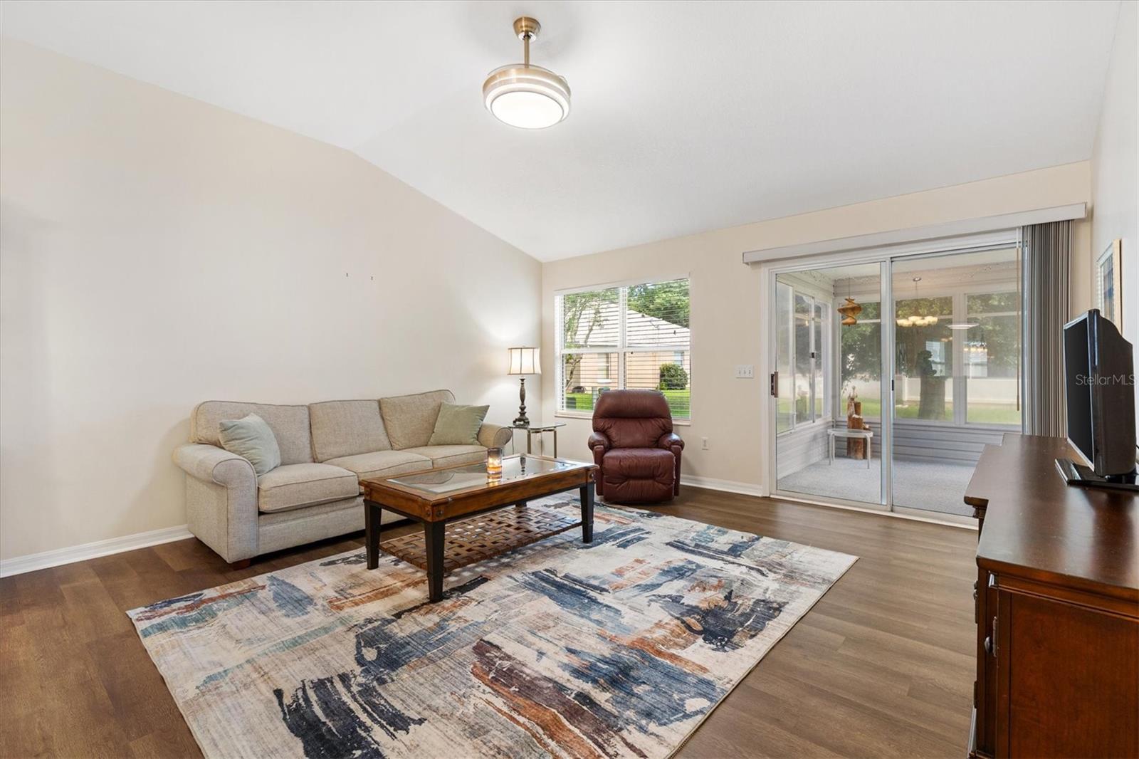 915 Ventura Drive