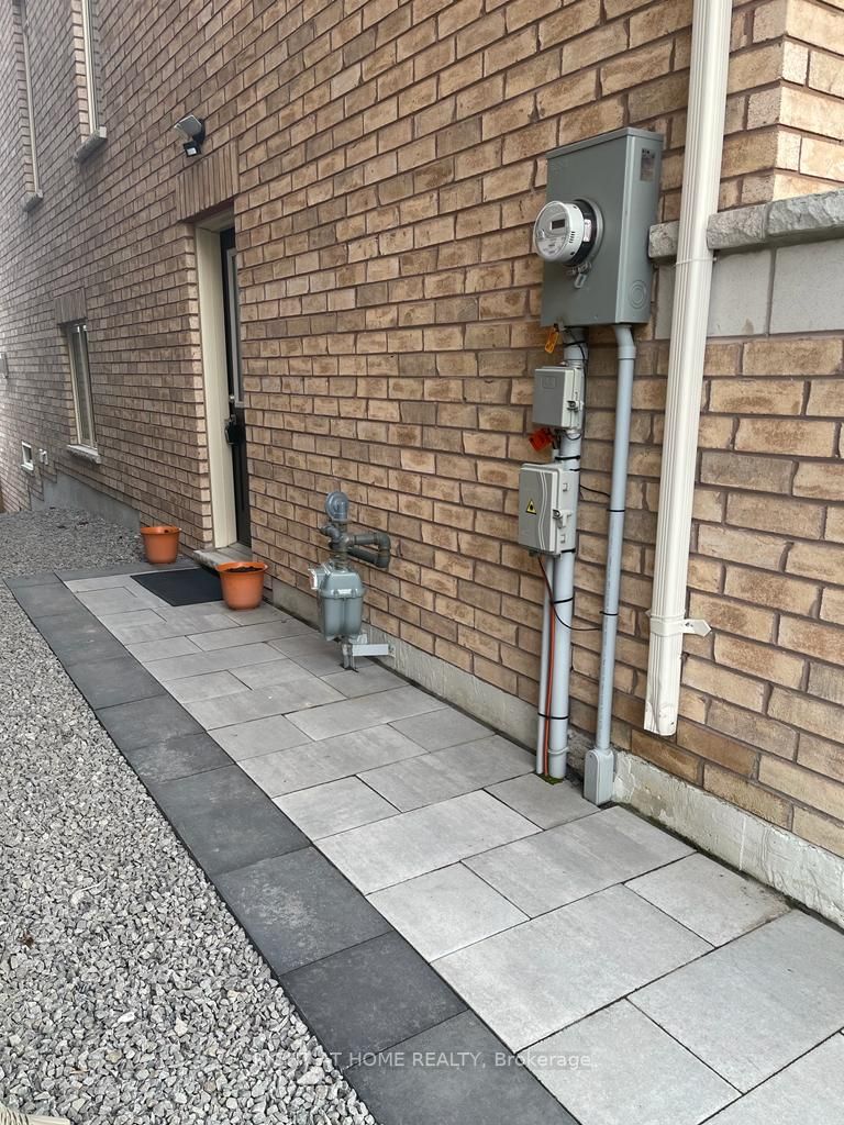 2545 Snow Knight Dr Lower