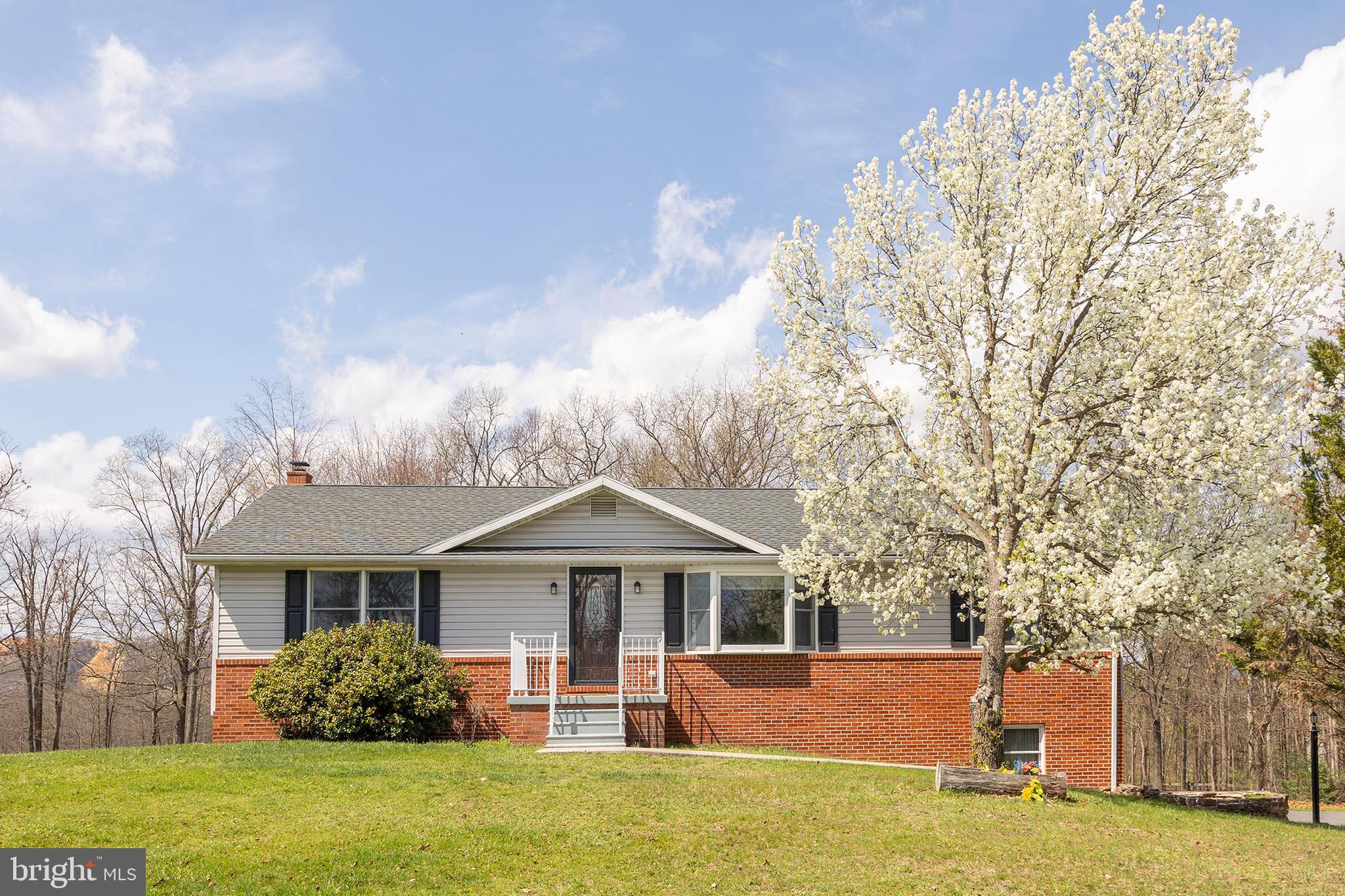 25 Nelson Ln  