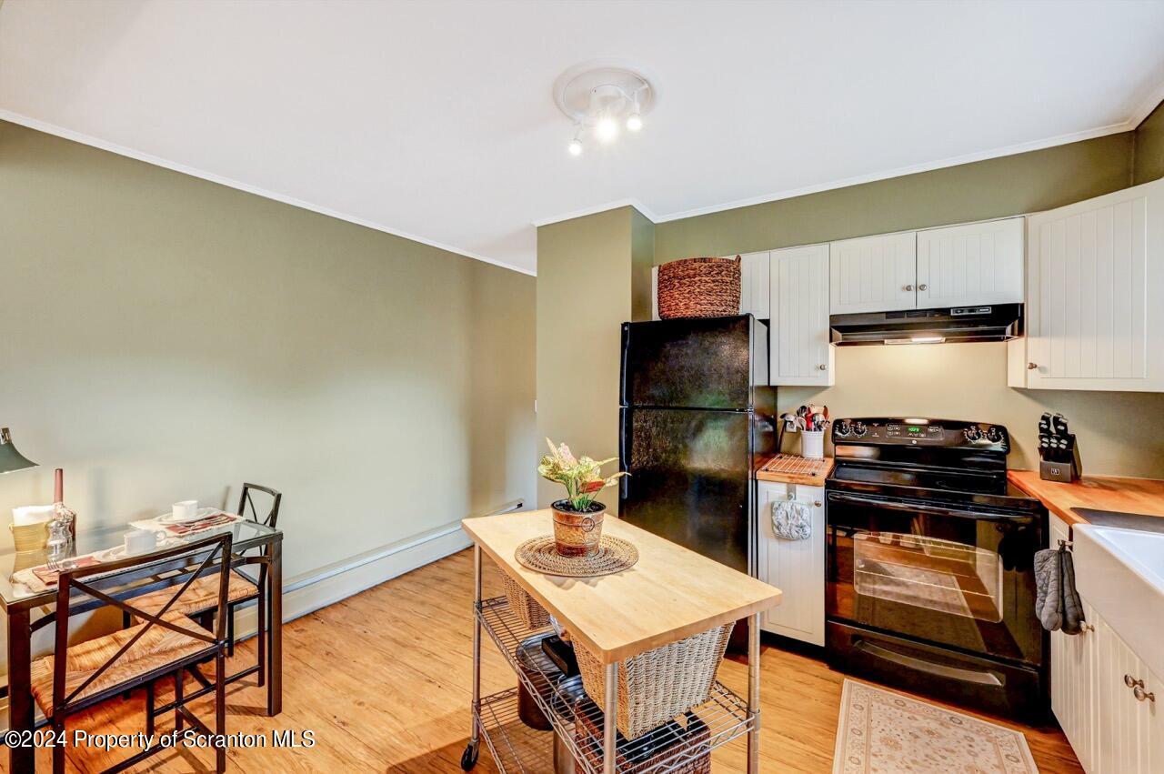 400 Montrose Avenue L113
