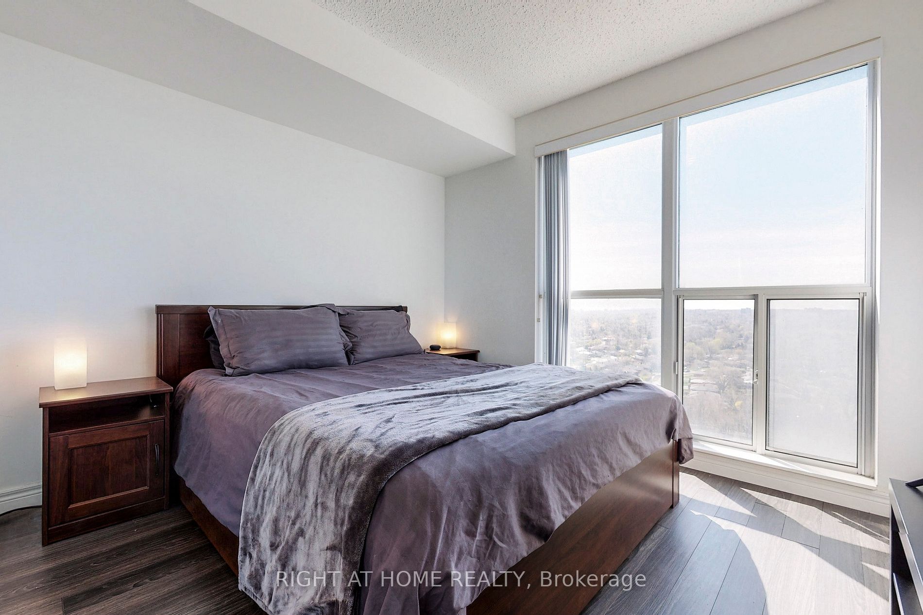 50 Town Centre Crt 1911