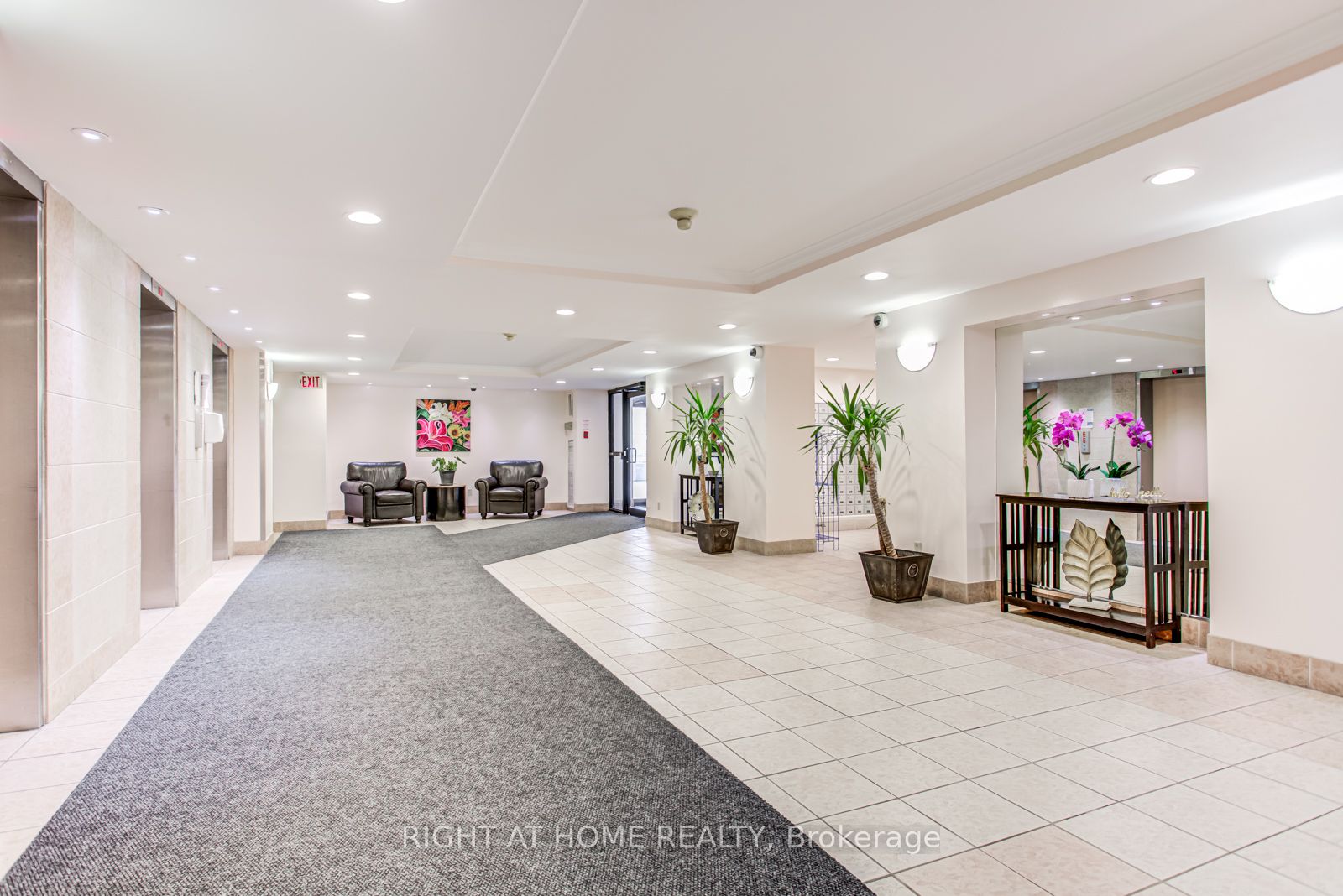 5 Old Sheppard Ave 403