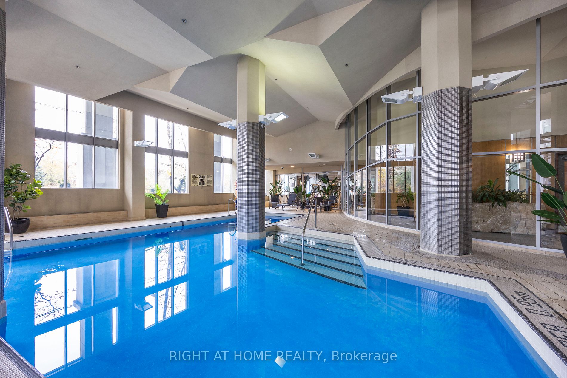 2119 W Lake Shore Blvd 405