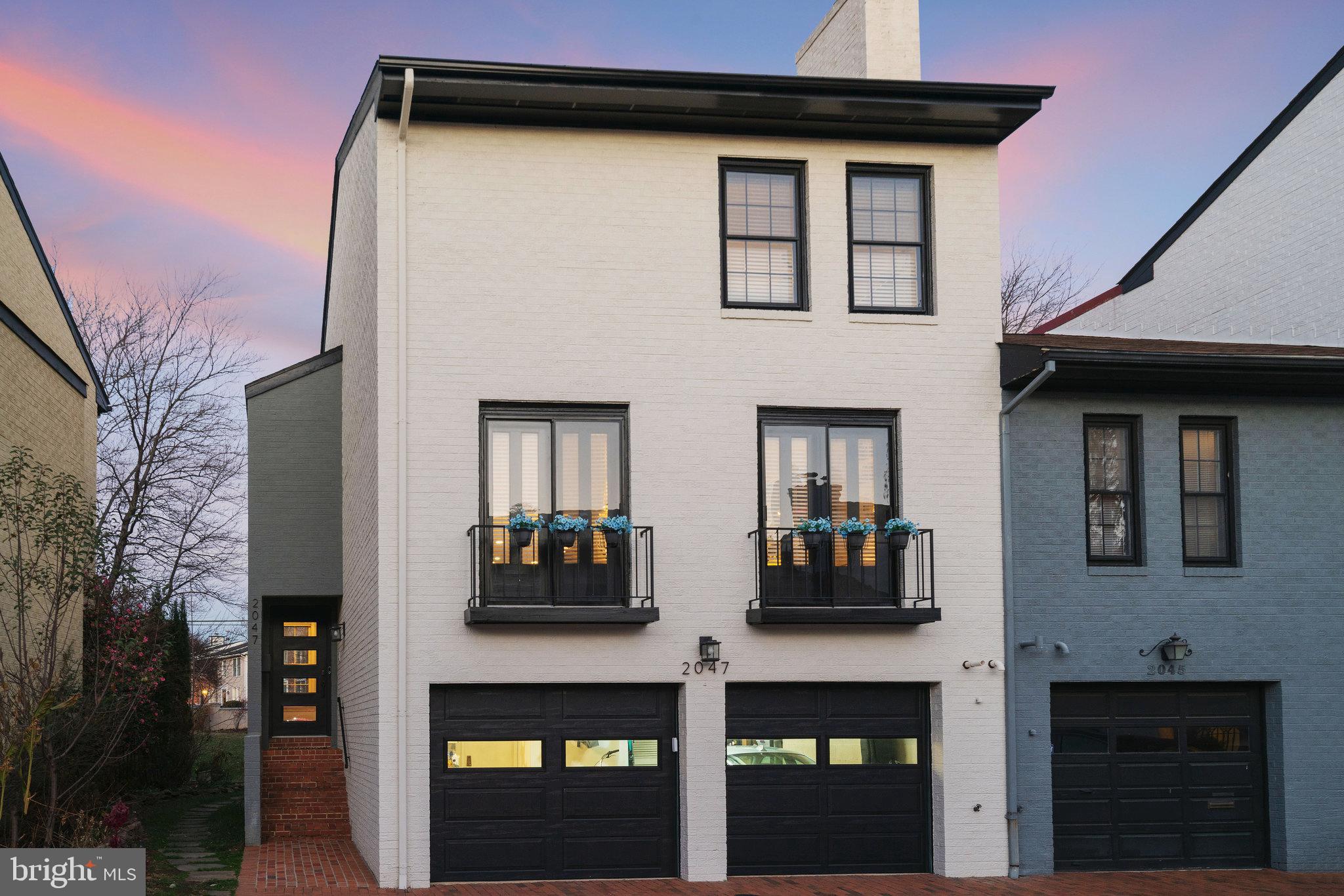 2047 N Abingdon Street