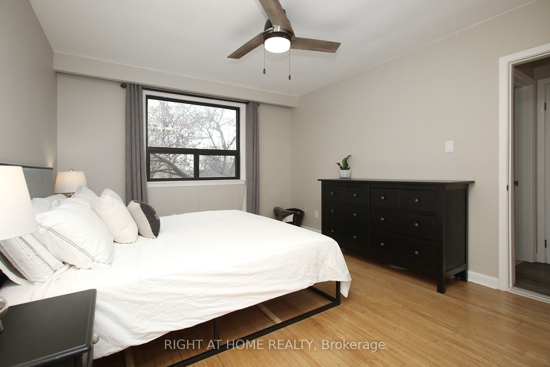 339 E Sheppard Ave 2