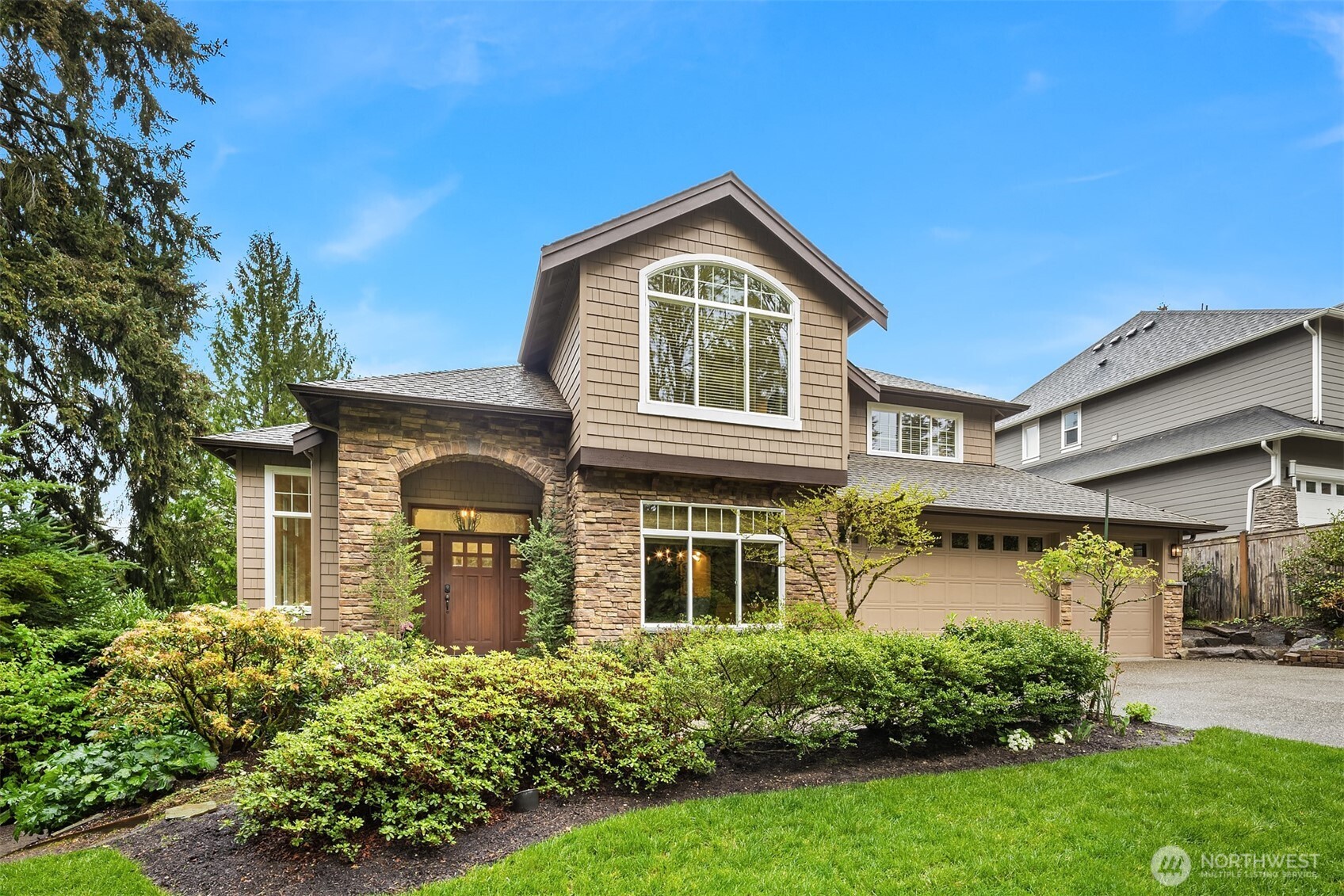 Bellevue - 816  100th Avenue SE