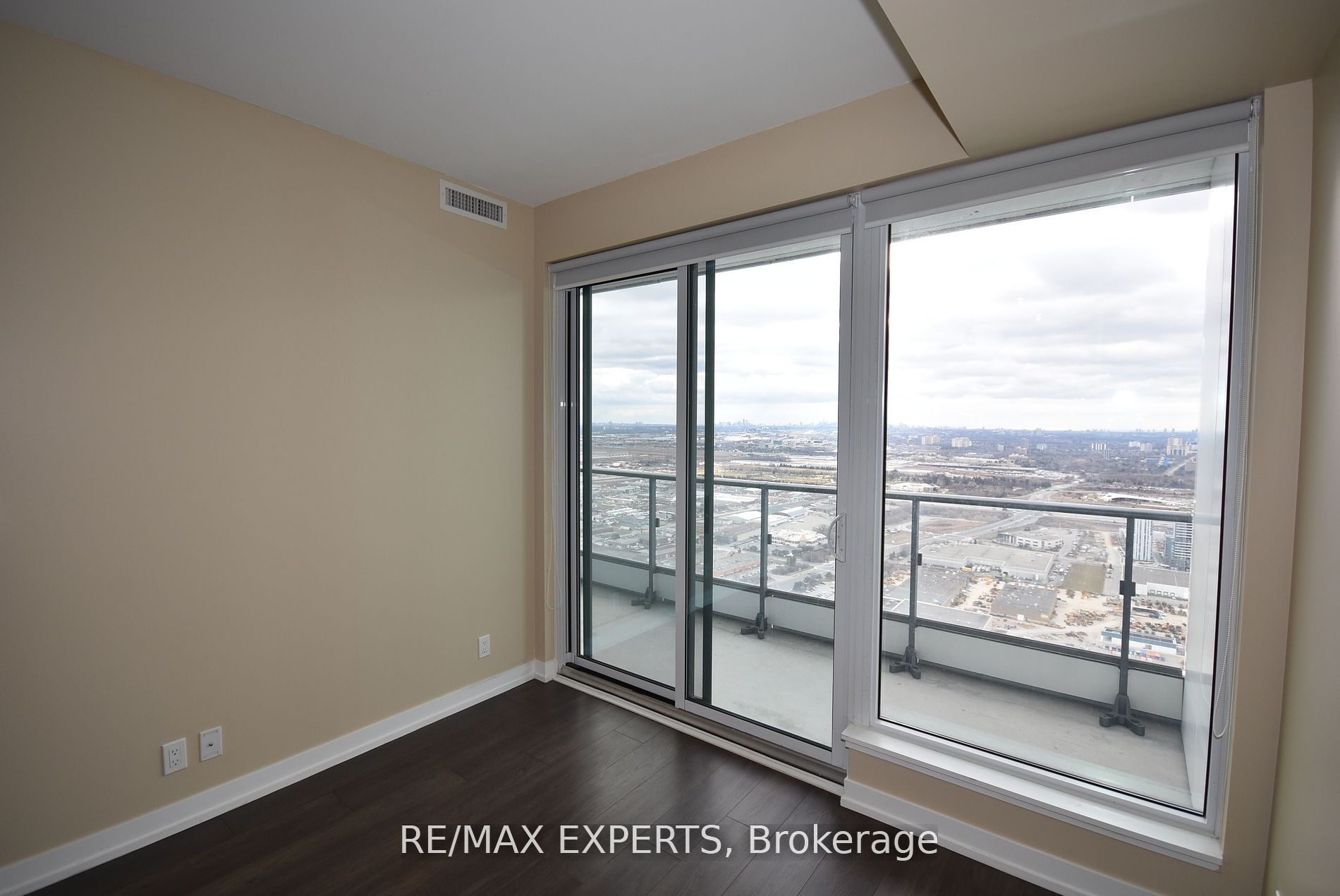 5 Buttermill Ave 5905