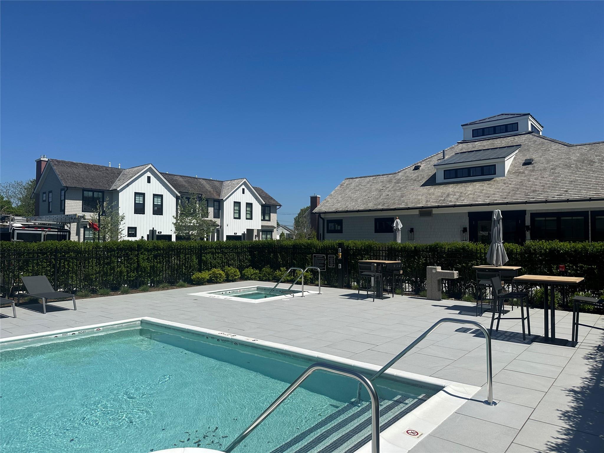 8 Magnolia Drive 2A