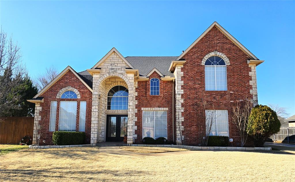 True executive home with large in ground pool in gated Edmond community. Edmond Schools close to everything.