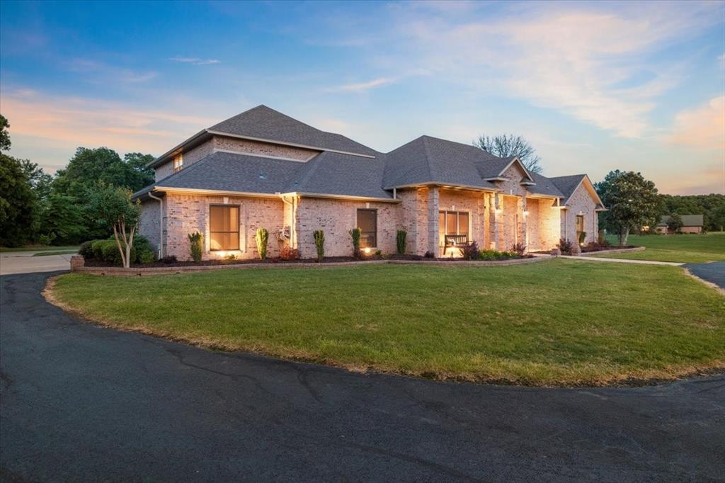 5168 Farm Road 196 N