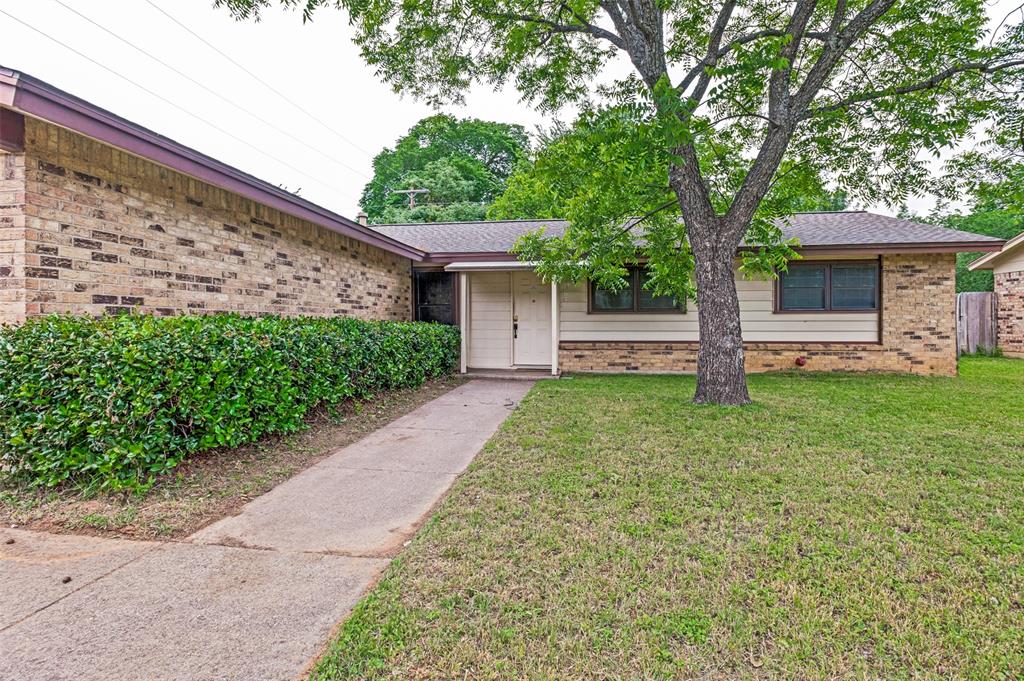 Welcome to this charming home nestled in the heart of Arlington offering comfort, convenience, and endless potential. Located at 2605 Hollywood Drive, this property features a spacious layout designed for both everyday living and entertaining. Step inside to find inviting living spaces filled with natural light, generously sized bedrooms, and a functional floor plan ready to fit a variety of lifestyles. The kitchen offers ample cabinet and counter space with an easy flow into the dining and living areas, creating the perfect setting for gatherings with family and friends. Outside, enjoy a sizeable backyard with room to relax, garden, or create your own outdoor retreat. Conveniently located near shopping, dining, parks, and major highways, this home provides easy access to everything Arlington has to offer while still maintaining a peaceful neighborhood feel. Whether you are a first-time buyer, growing family, or investor looking for opportunity, this property is one you will not want to miss.
