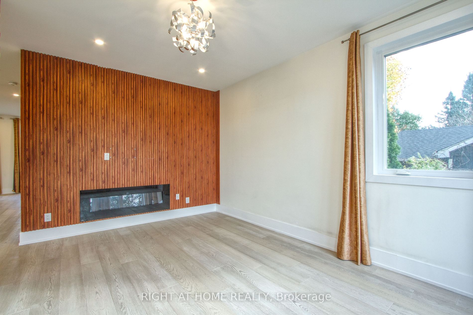 133 Roxborough Rd Main