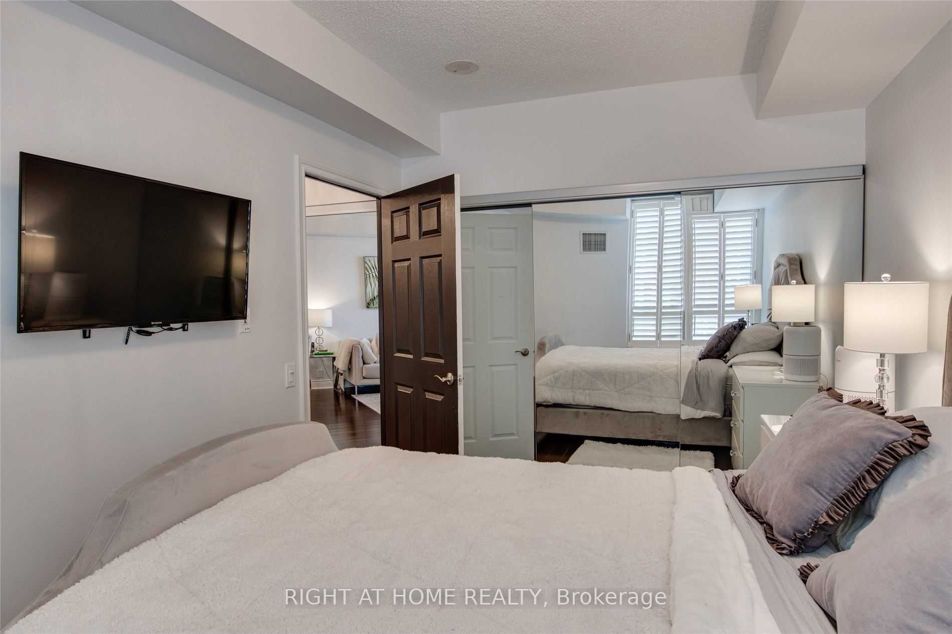 80 Harrison Garden Blvd 1428