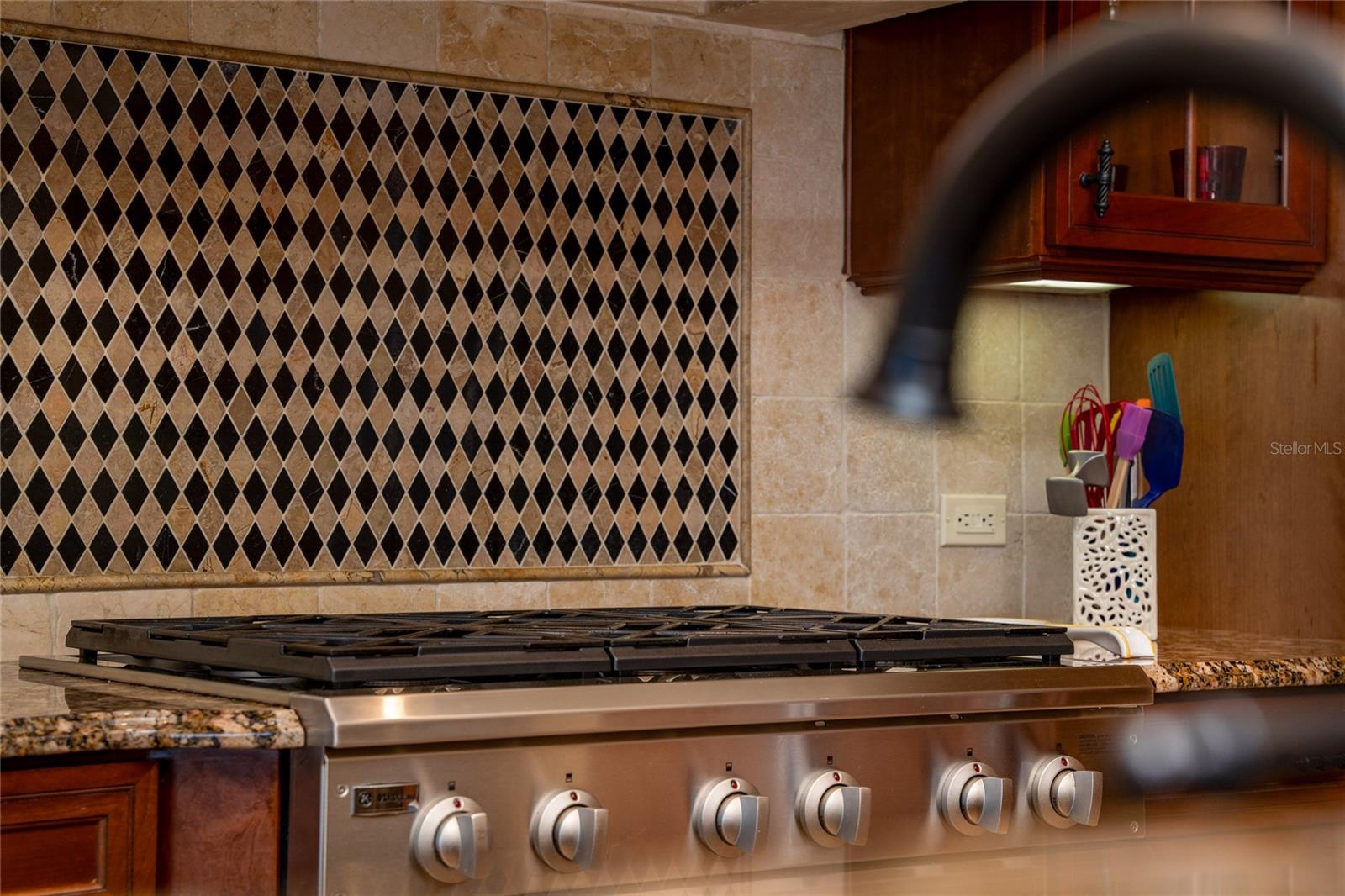 14616 Avenue Of The Rushes