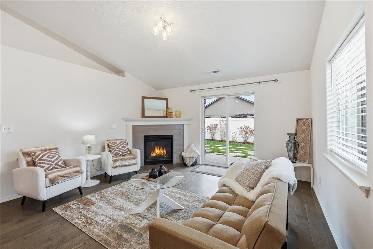 19029 E Frederick Ave