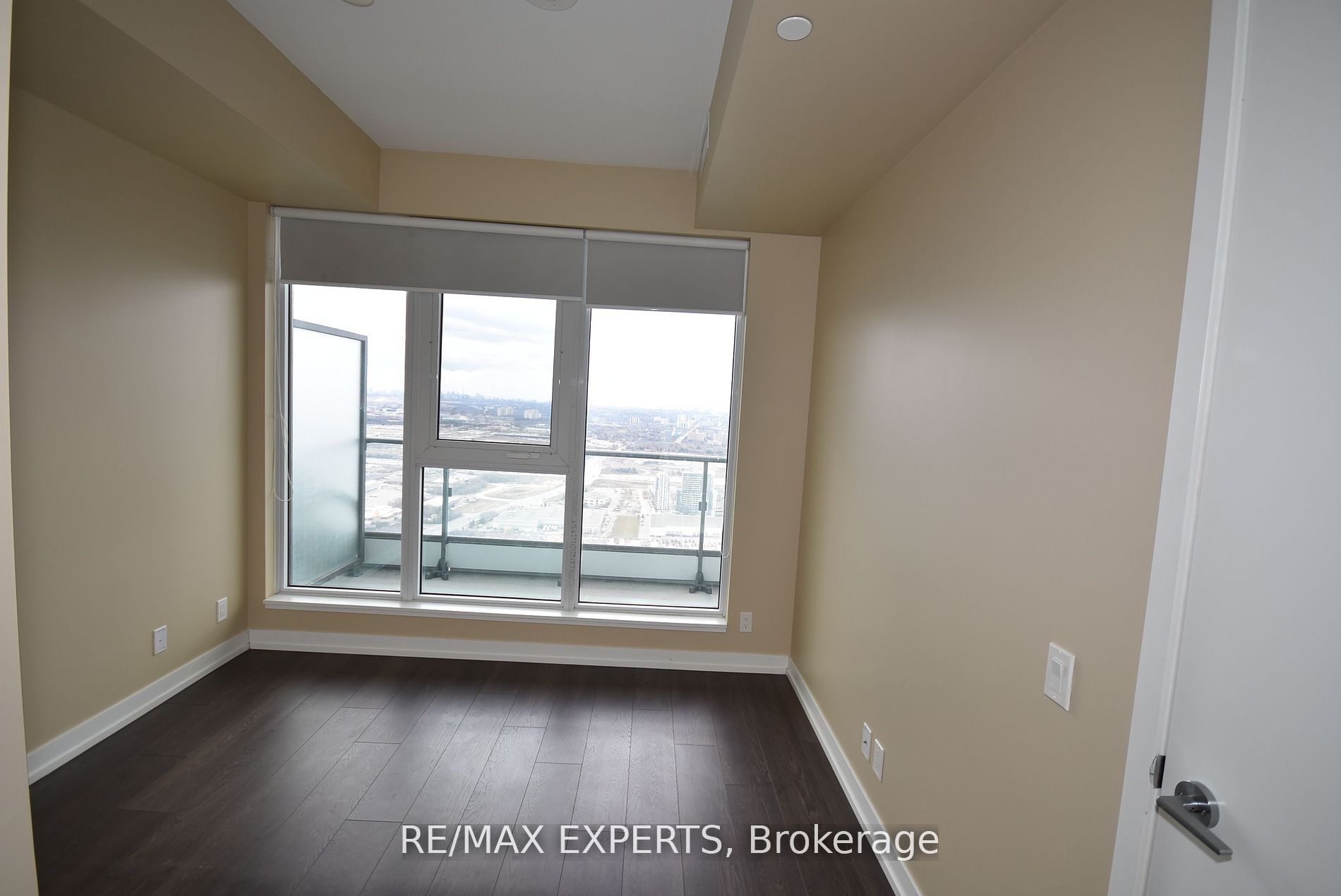 5 Buttermill Ave 5905